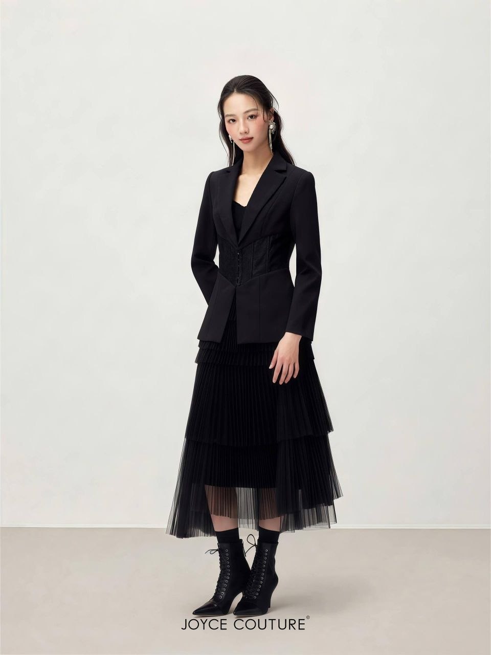 V领修身外套 T0750