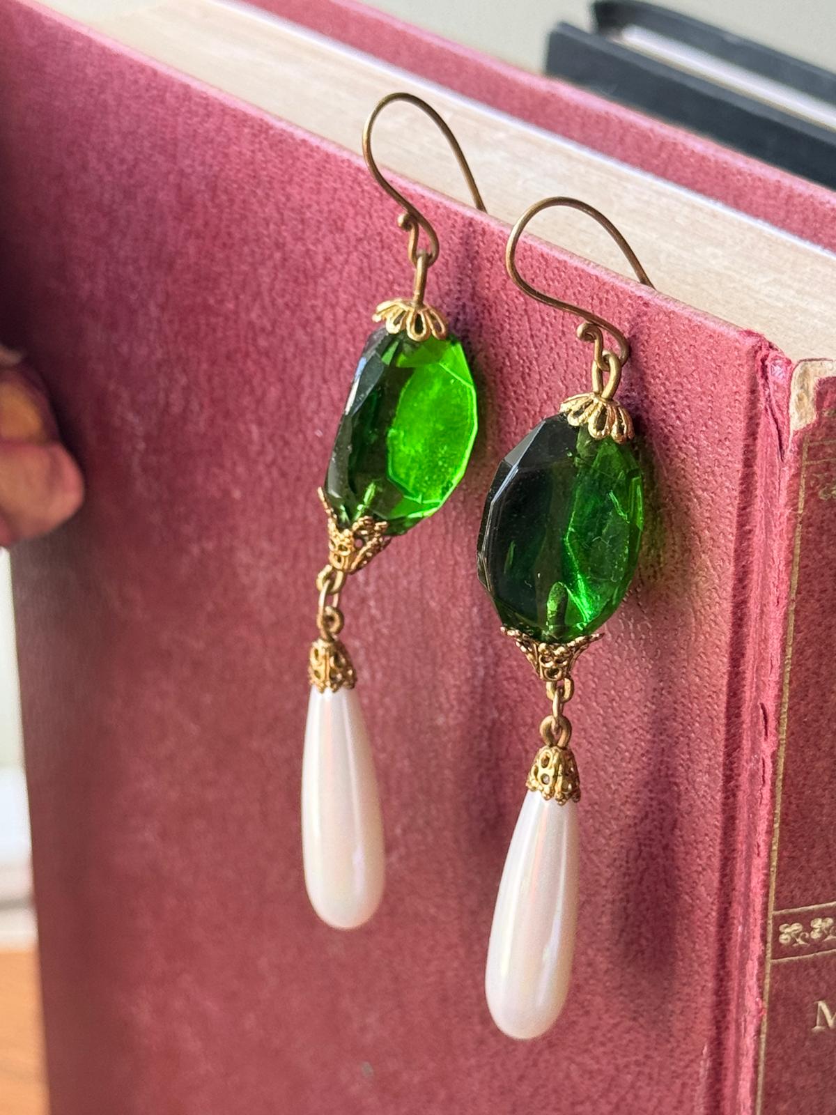 Vintage Recomposed New Old Stock Czech Green Glass Hook Earrings((NZ130)