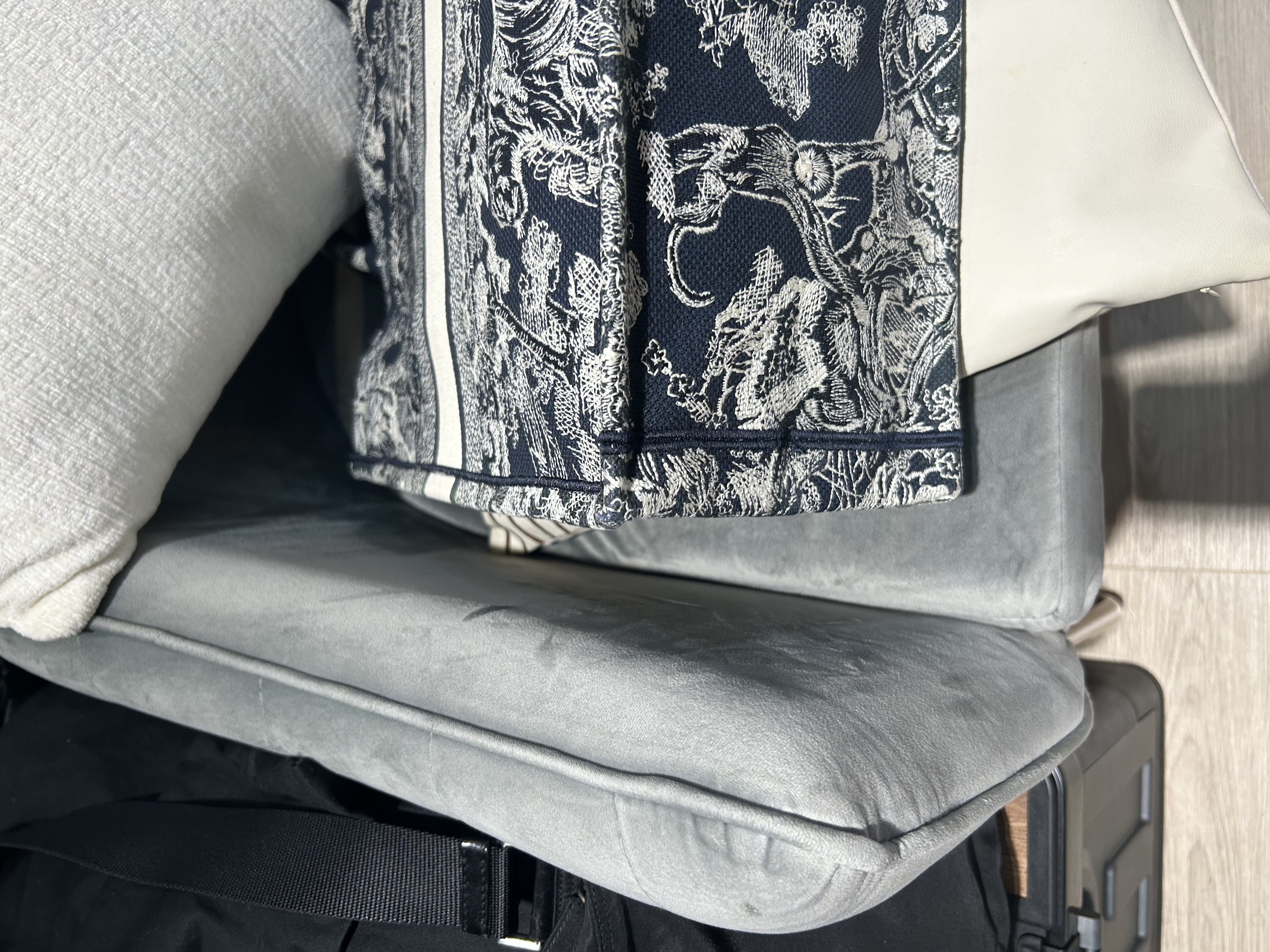Dior Book tote Large Blue and Ecru Toile de Jouy Reverse Embroidery 100%Authentic, 98%New