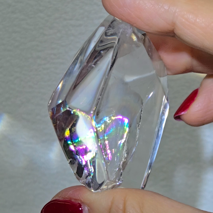 Rainbow quartz with glass-like clarity - CQ14