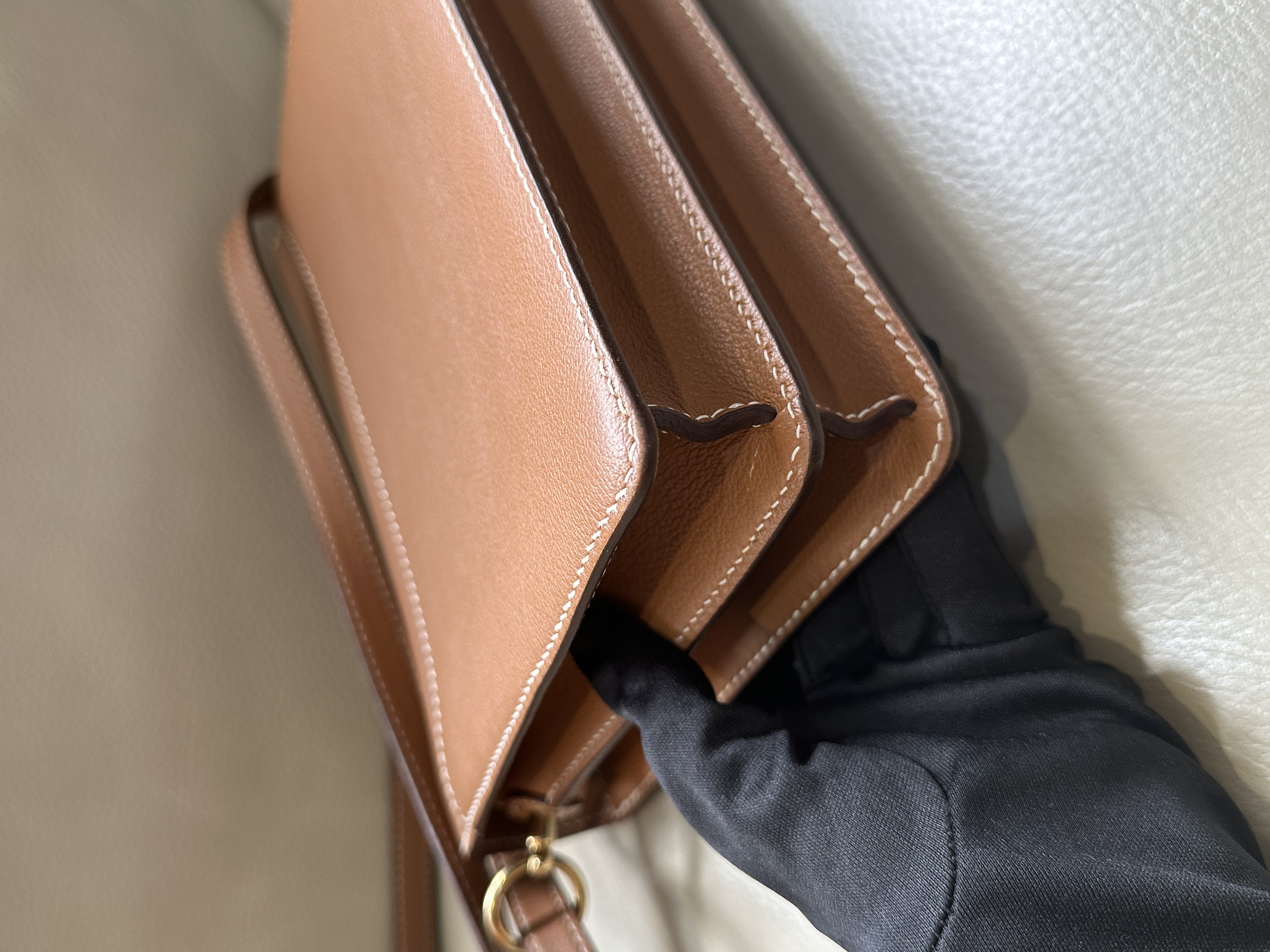 Pre-Owned HERMES Roulis 23 / Stamp D / Product Code: 26042501