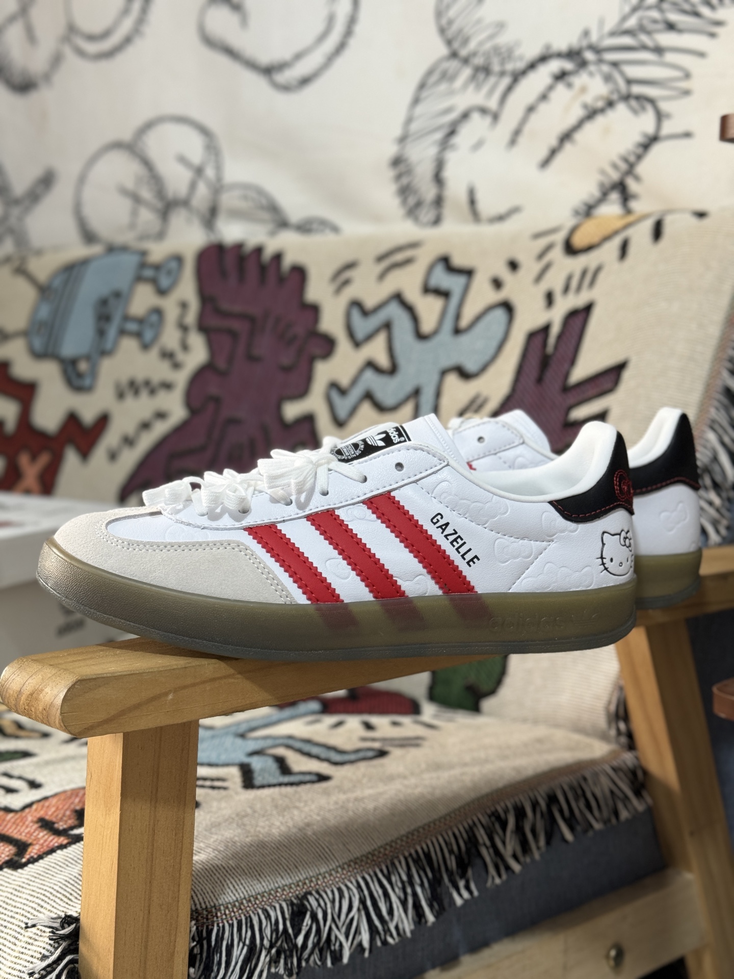 Adidas Originals x Hello Kitty Gazelle Indoor II0013