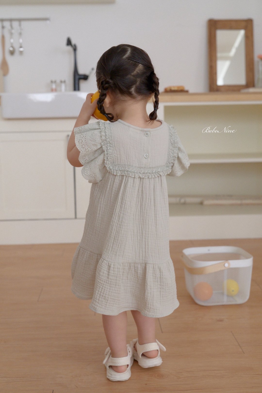 ☀️預訂 韓國直送☀️🇰🇷Bebenine兩色蕾絲荷葉邊袖連身裙