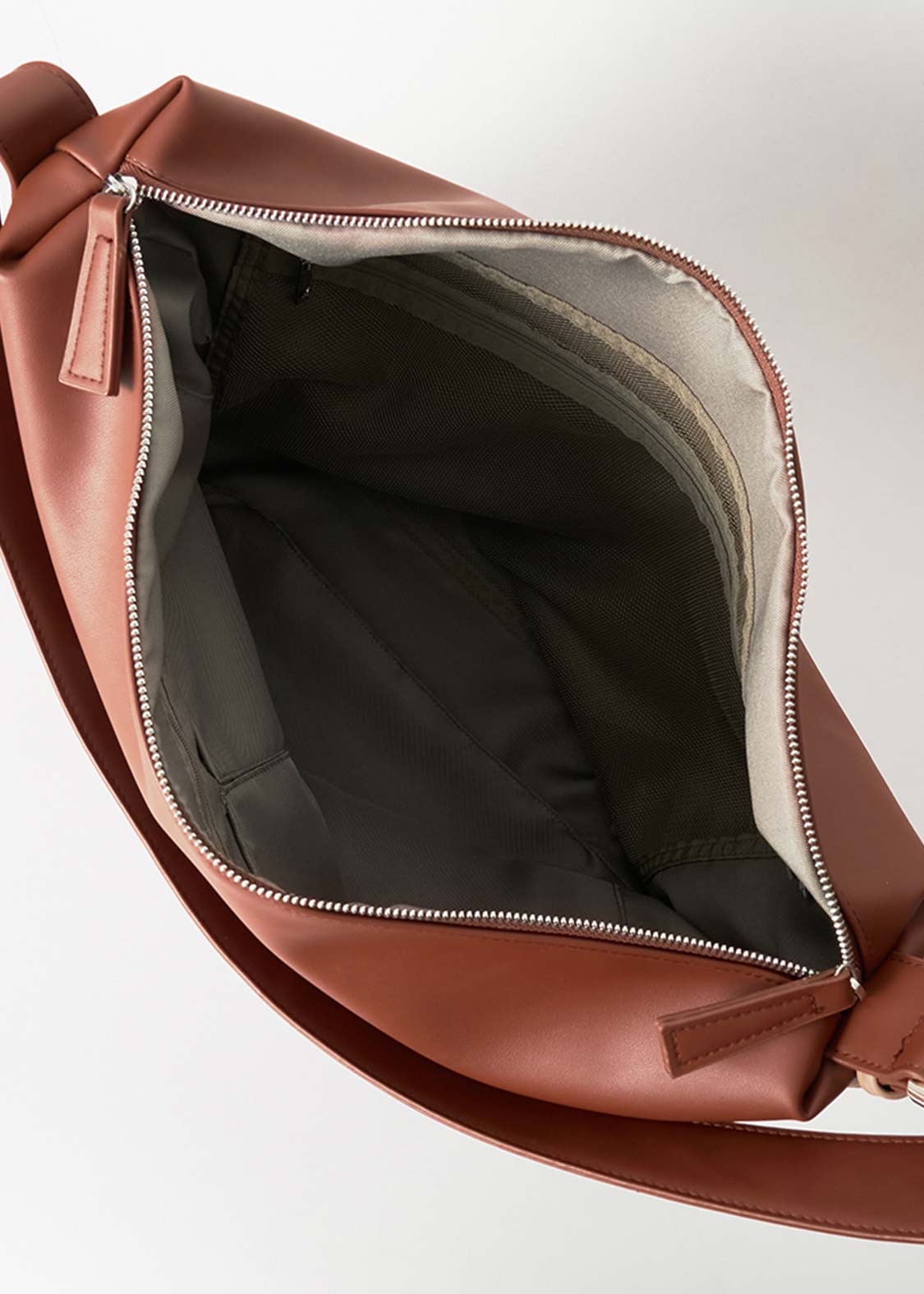 📦訂購 日本限定 graniph IKAKU Red Panda 小熊貓 PU皮側背包