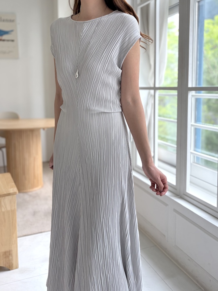 Elea Ribbed Flowy Dress (Mint)