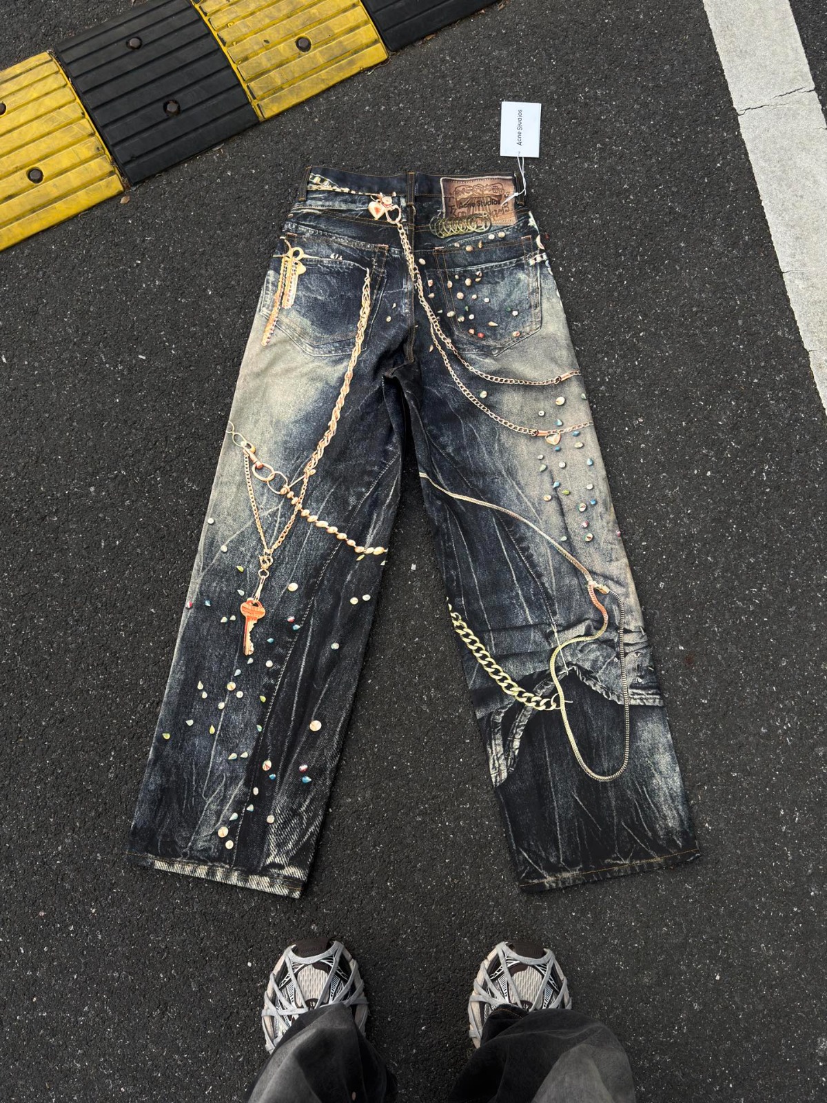 Acne Studios 馬年限定錯覺畫印花牛仔褲