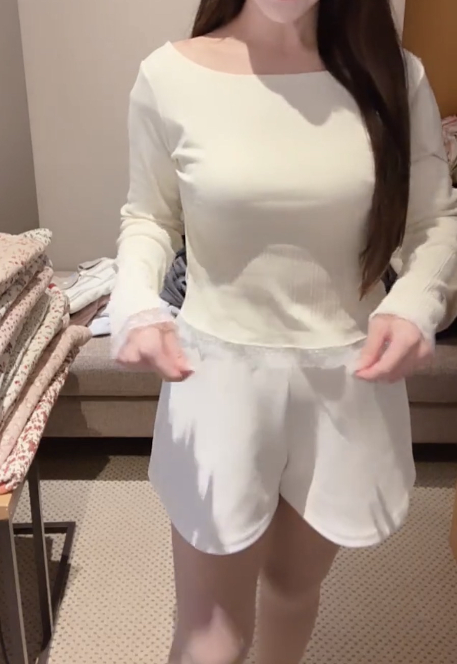 船領下lace邊簡約上衣23/1韓國酒店直播#ff2764