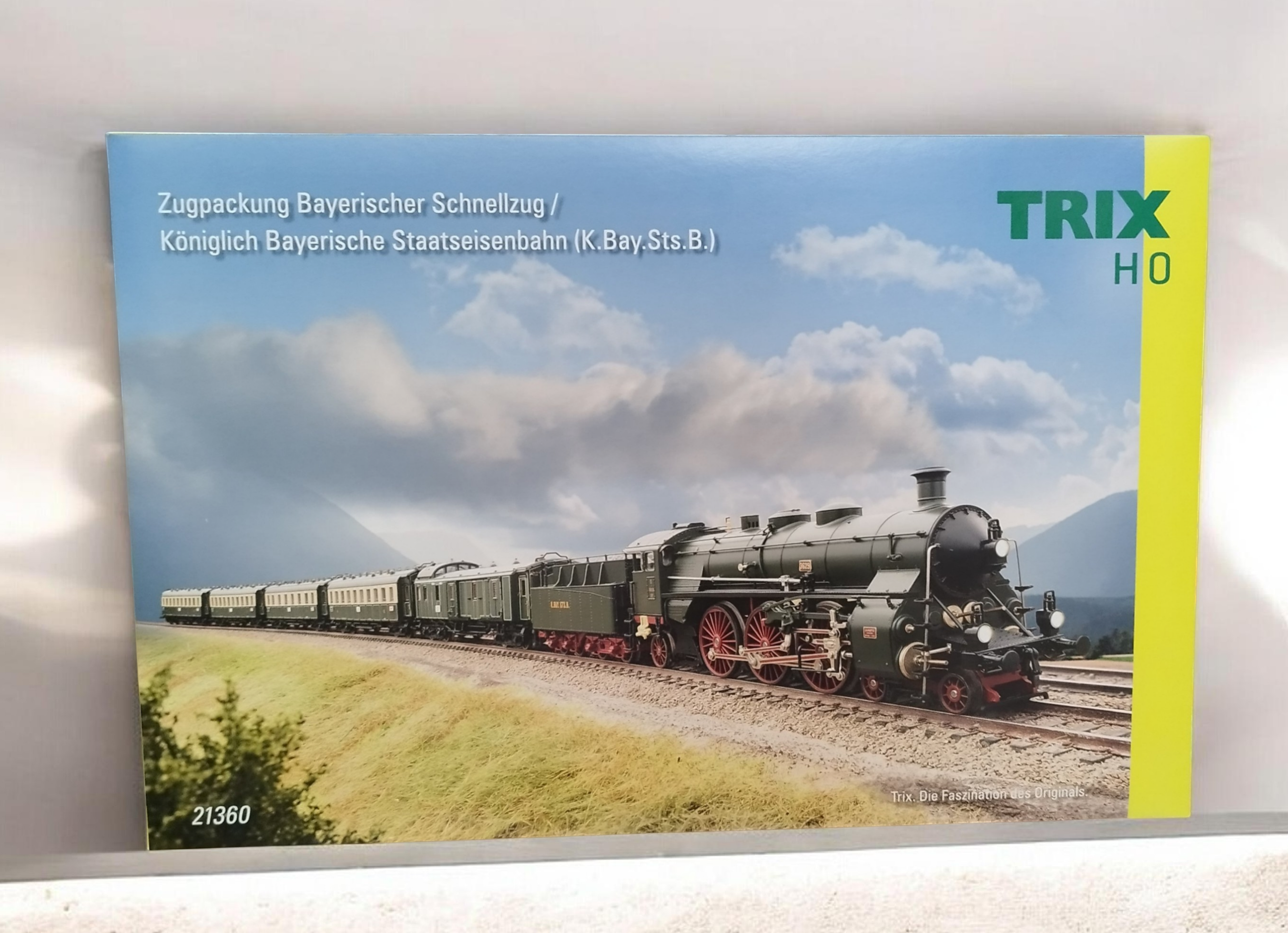 Trix DCC Sound & Smoke Bavarian Express Train Set 21360