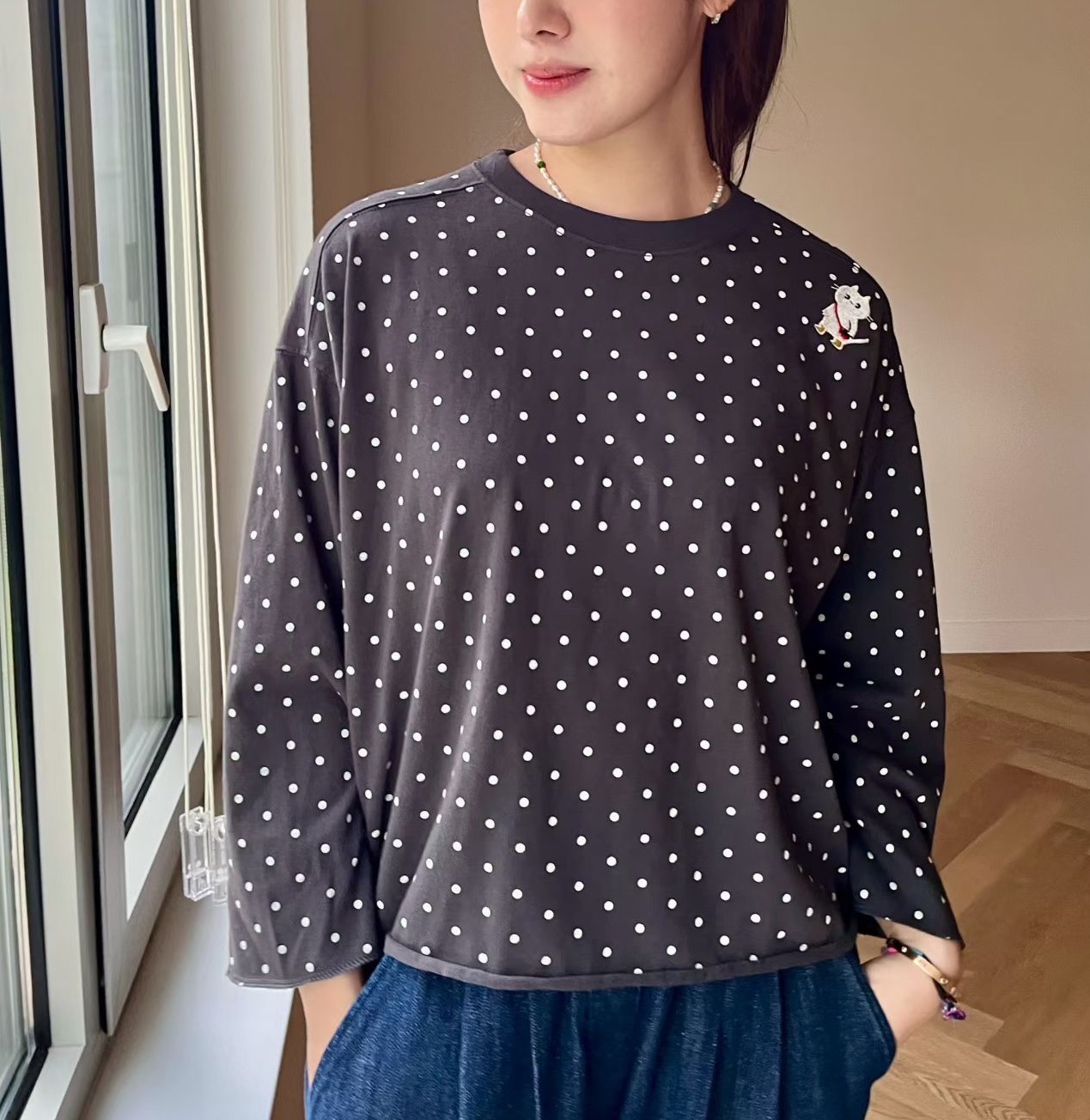 捲邊波點刺繡貓Tee