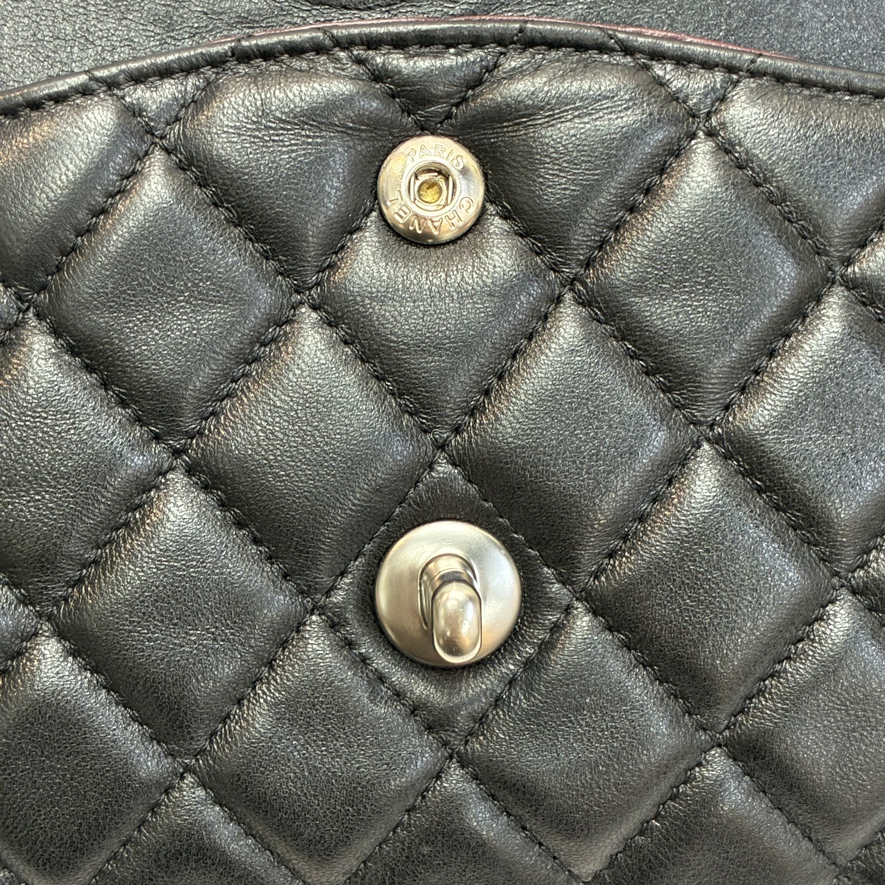 Chanel 香奈兒Classic Flap CF黑銀（做舊）中號