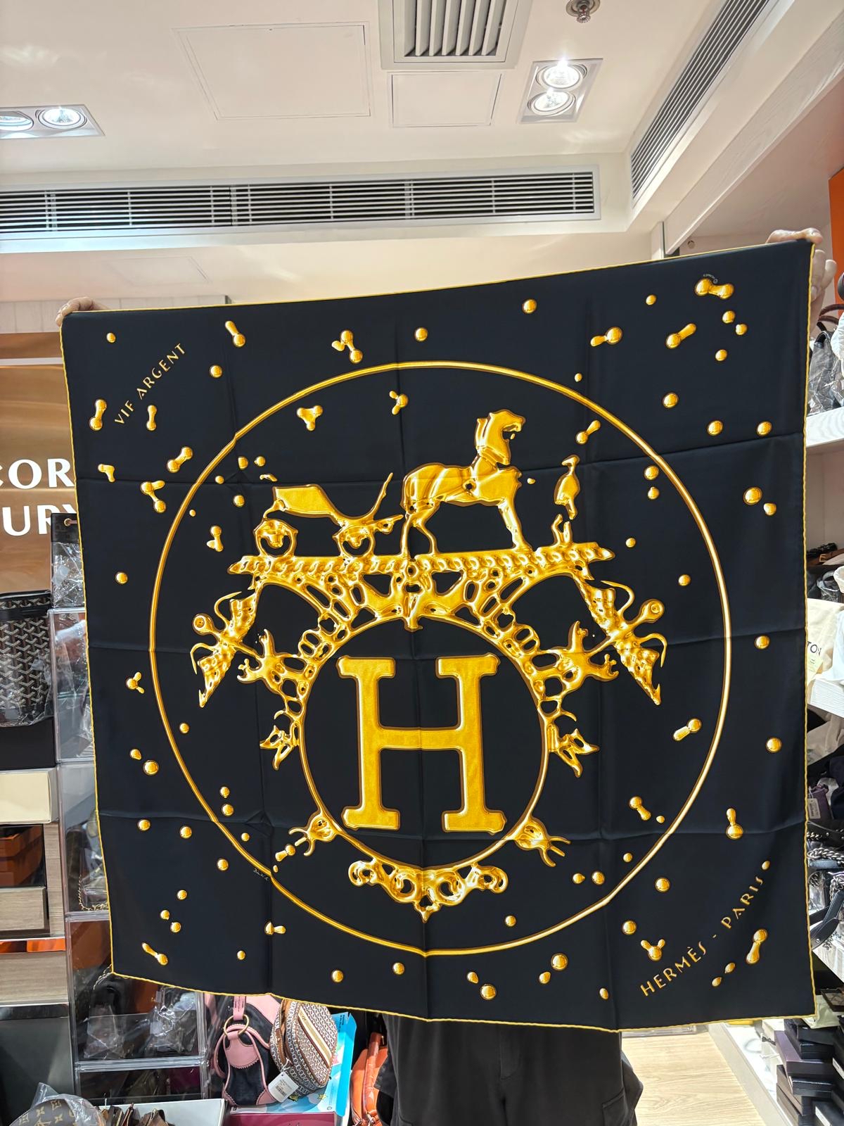 未使用品 Hermes 90*90 Scarf 100%Authentic, Unused 未使用品 ✅Box
