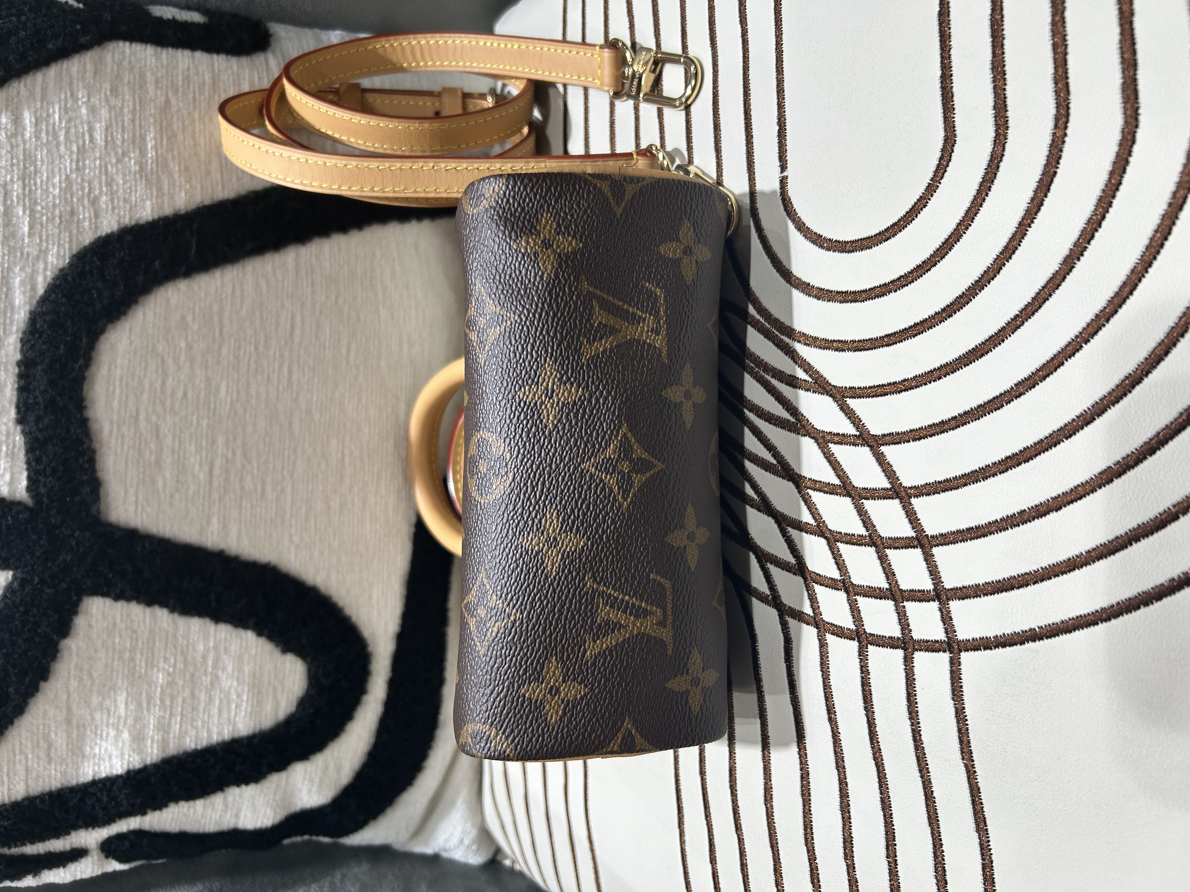 LV Nano Speedy monogram Crossbody Bag 100%Authentic, 98%New ✅Strap ✅Dust bag