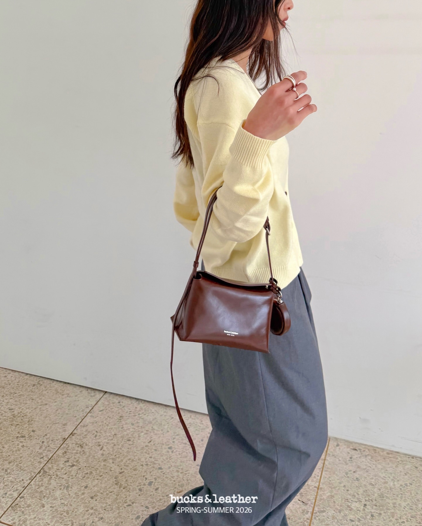 【26SS新皮】預訂_牛皮亮面 Bread bag 磁吸枕頭包 (Mini) By Bucks & leather