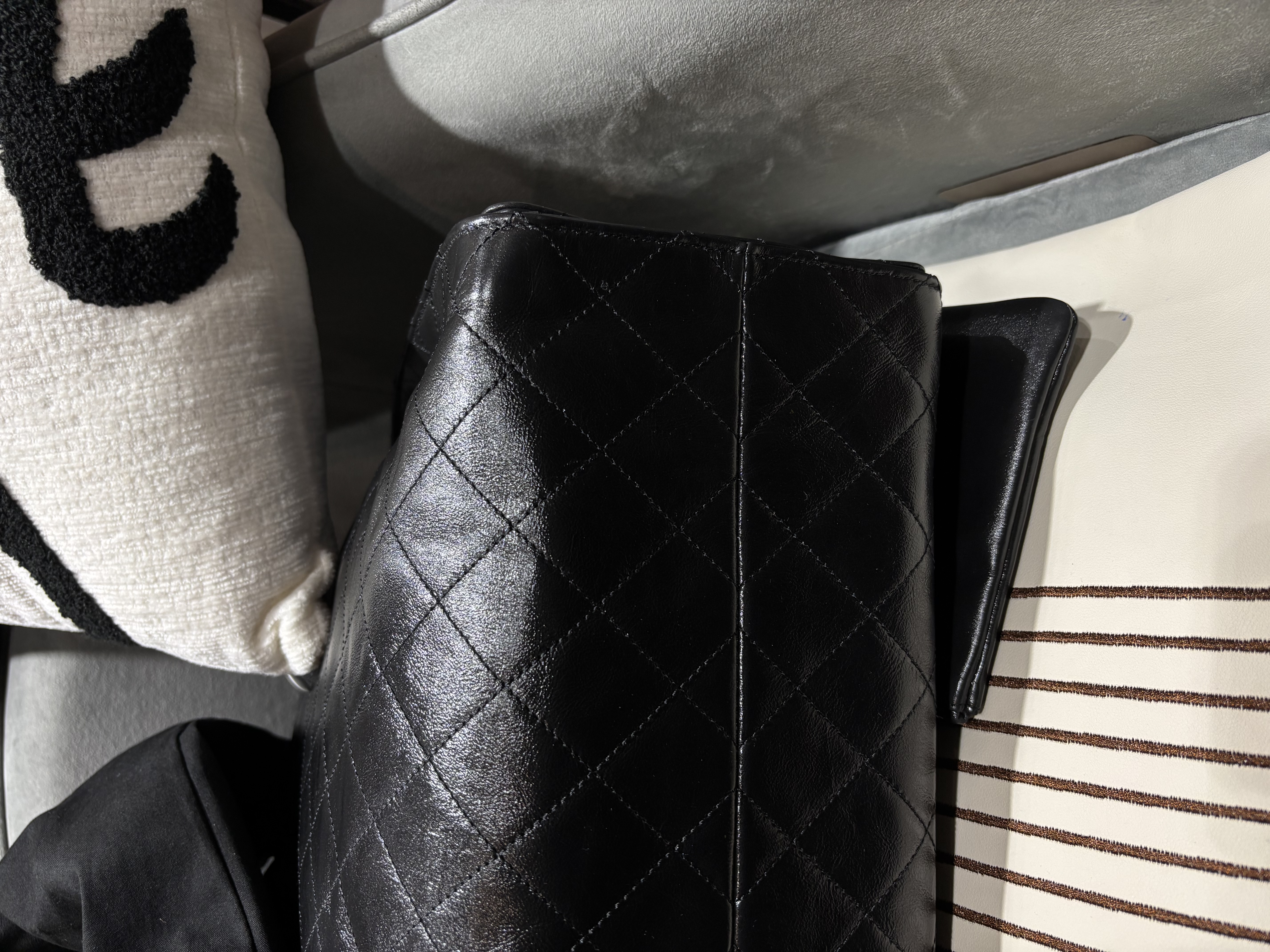 Chanel 25 large hobo calfskin 100%Authentic, 99%new ✅專門店收據 ✅晶片✅防塵袋✅盒