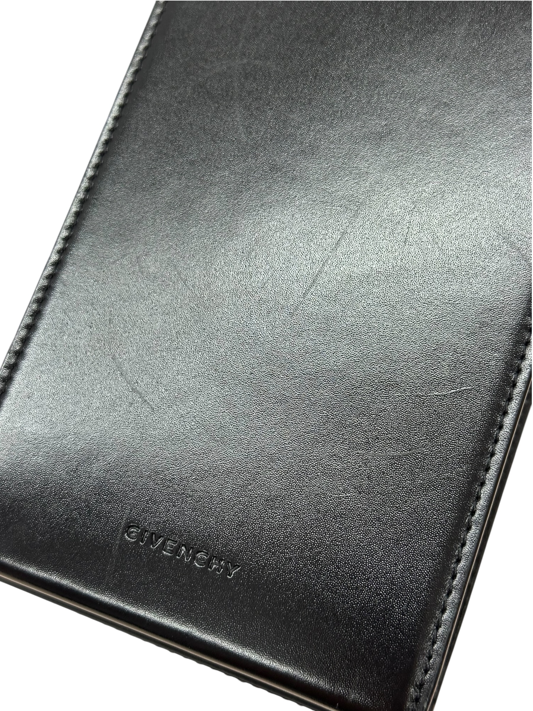 Pre-owned Givenchy Mini 4G Vertical Leather Bag / Product Code: 26052304
