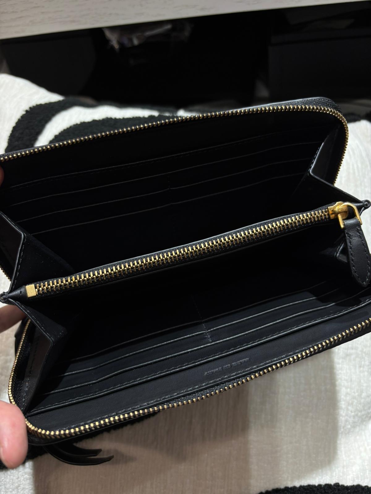 未使用品 Burberry 長銀包 zip long wallet 100%Authentic, Unused 未使用品 ✅box