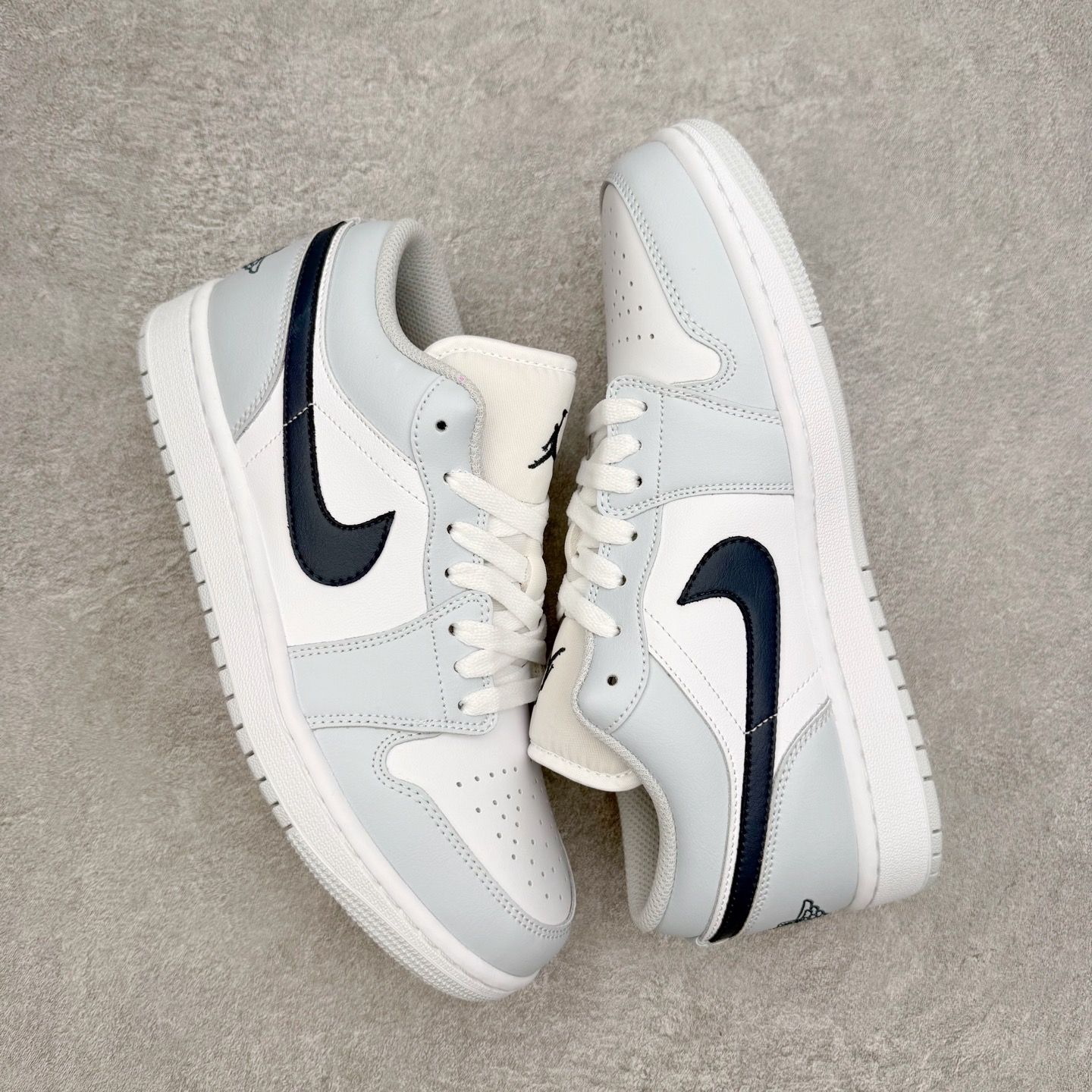 Air Jordan 1 Low 553558-146