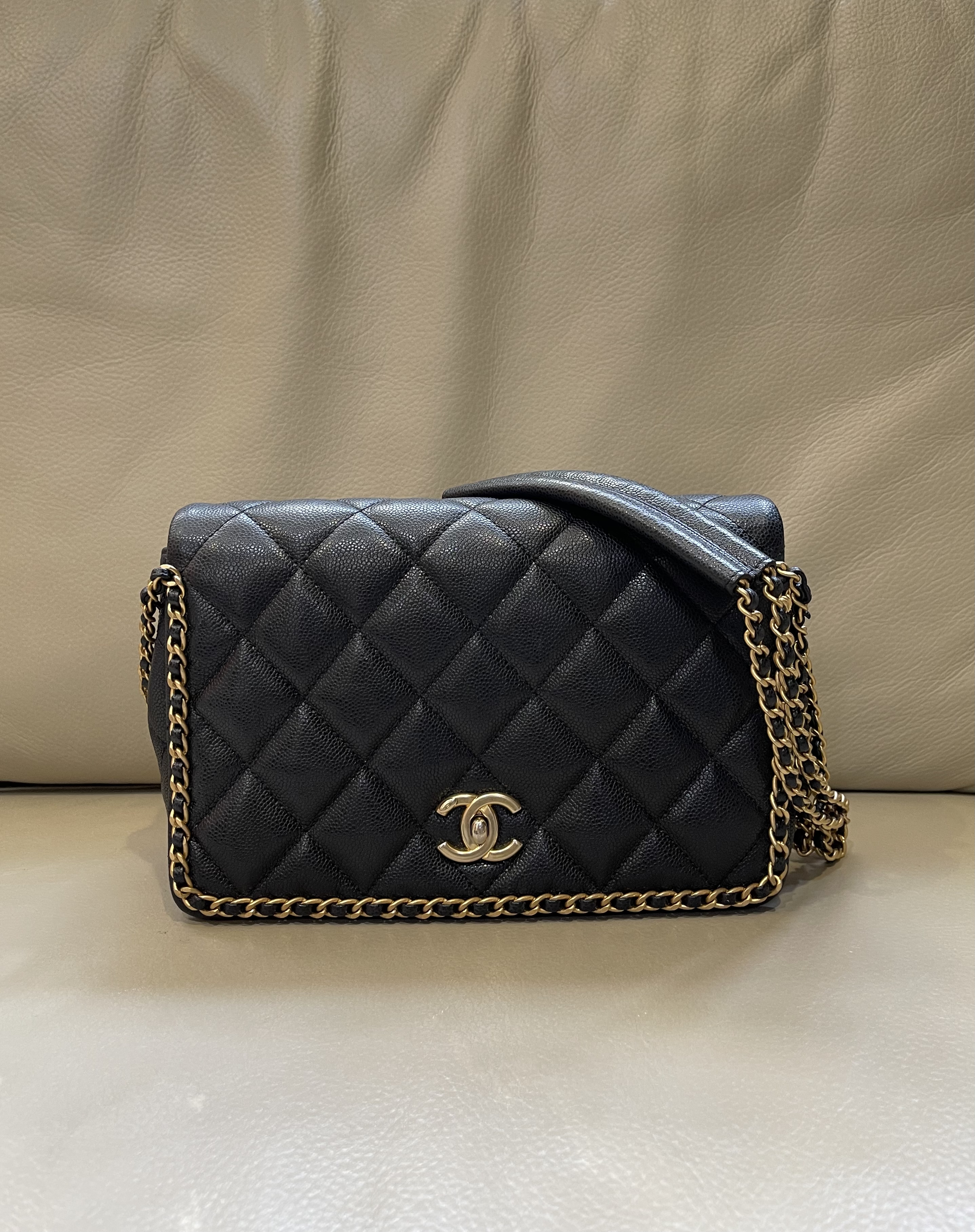 Pre-owned Chanel Matelassé Chain Shoulder Bag / Product Code: 26031412
