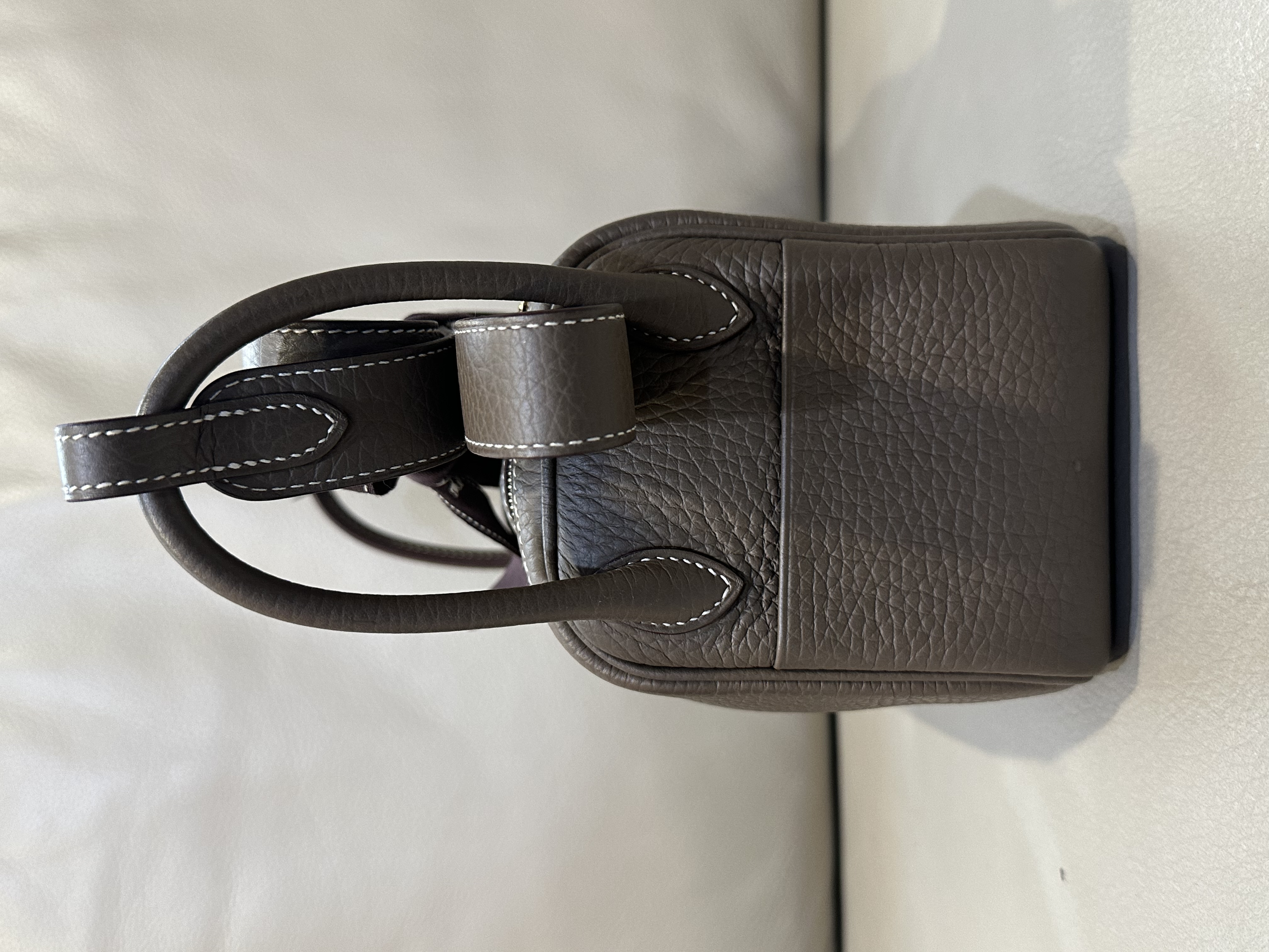 Pre-owned Hermès Mini Lindy bag Stamp B / Product Code: 26040510