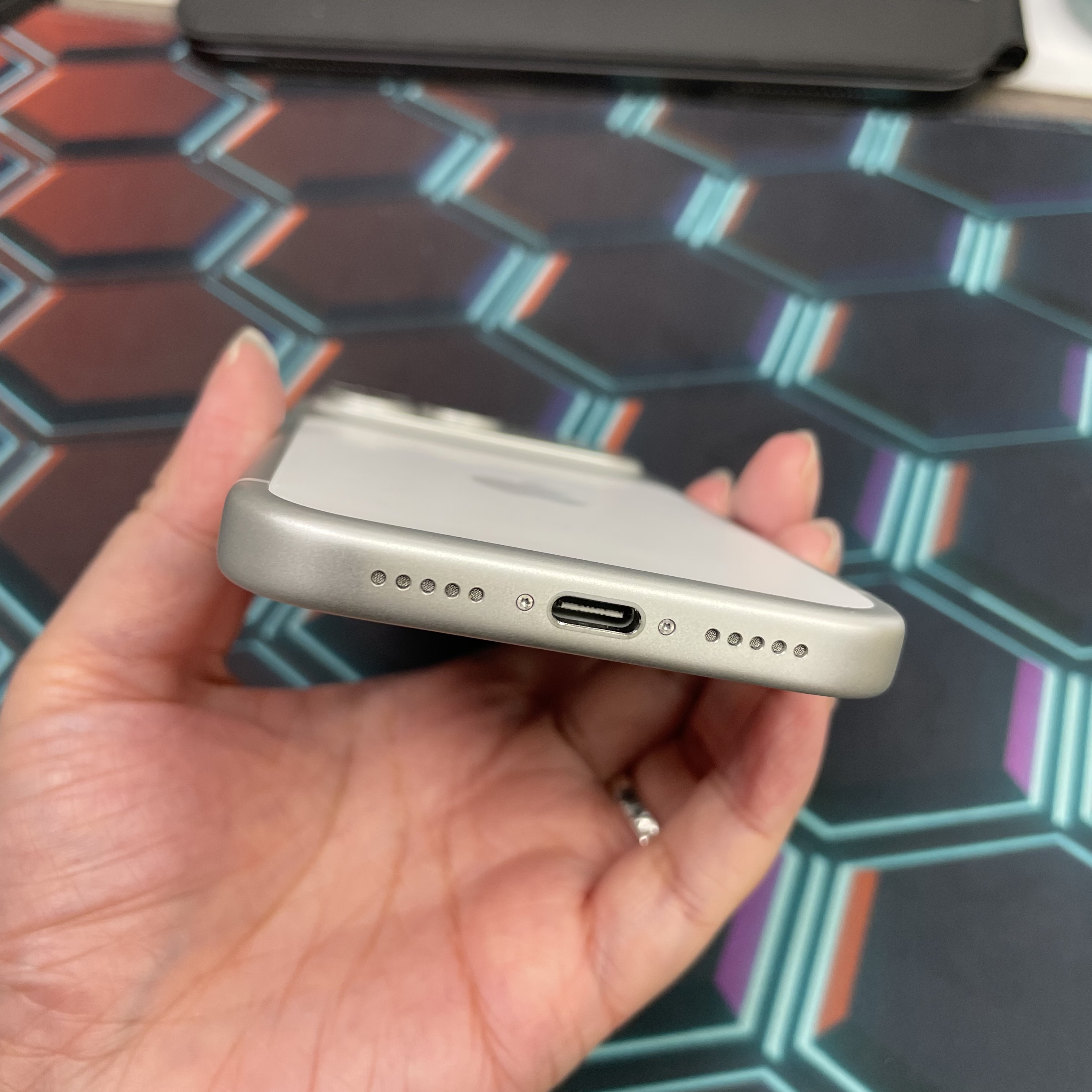*8133 17 pro 完美機 512GB 電94 銀色 sliver