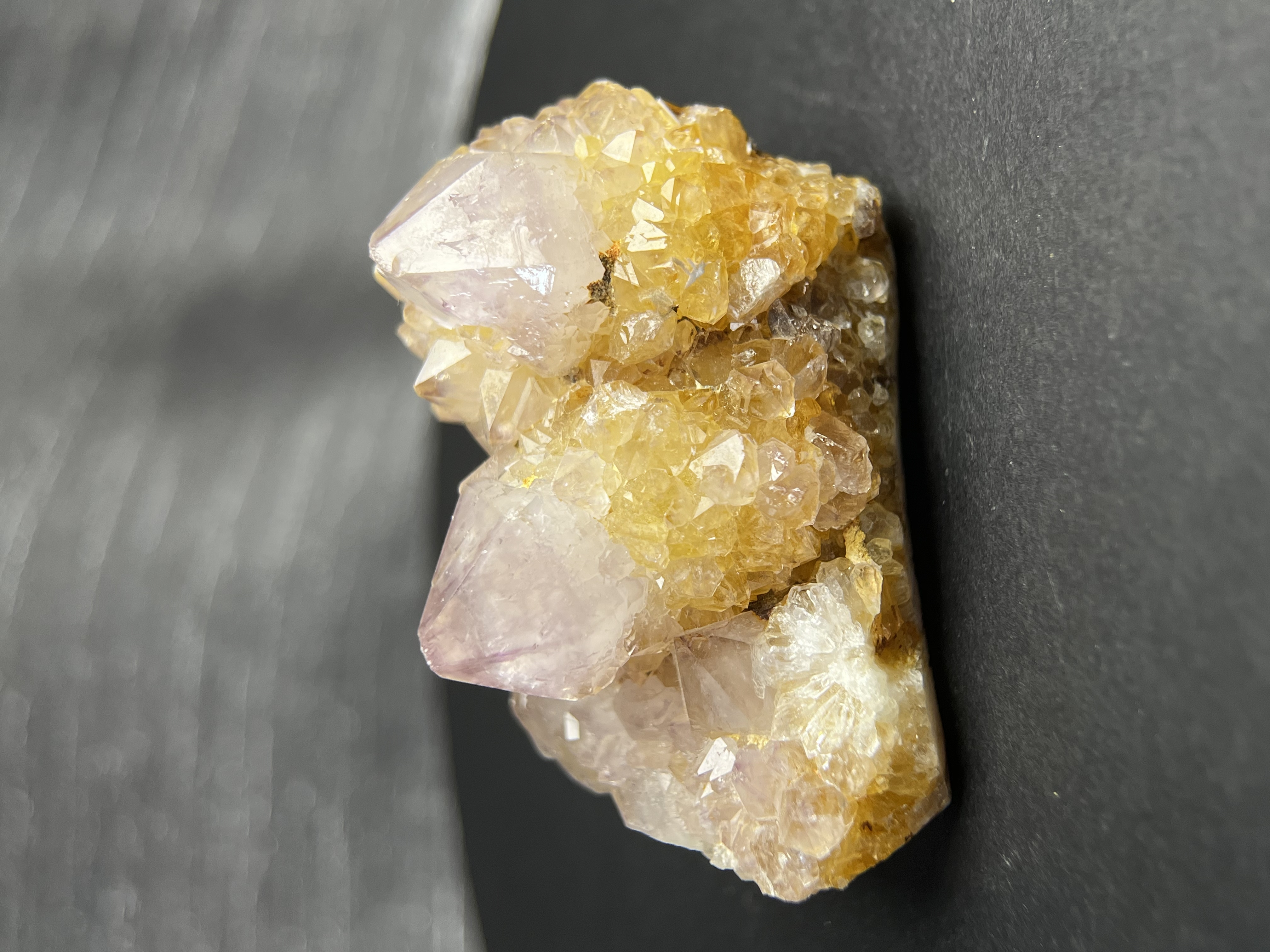 29RA189 精品南非原礦｜天然黃紫雙色仙人掌水晶簇