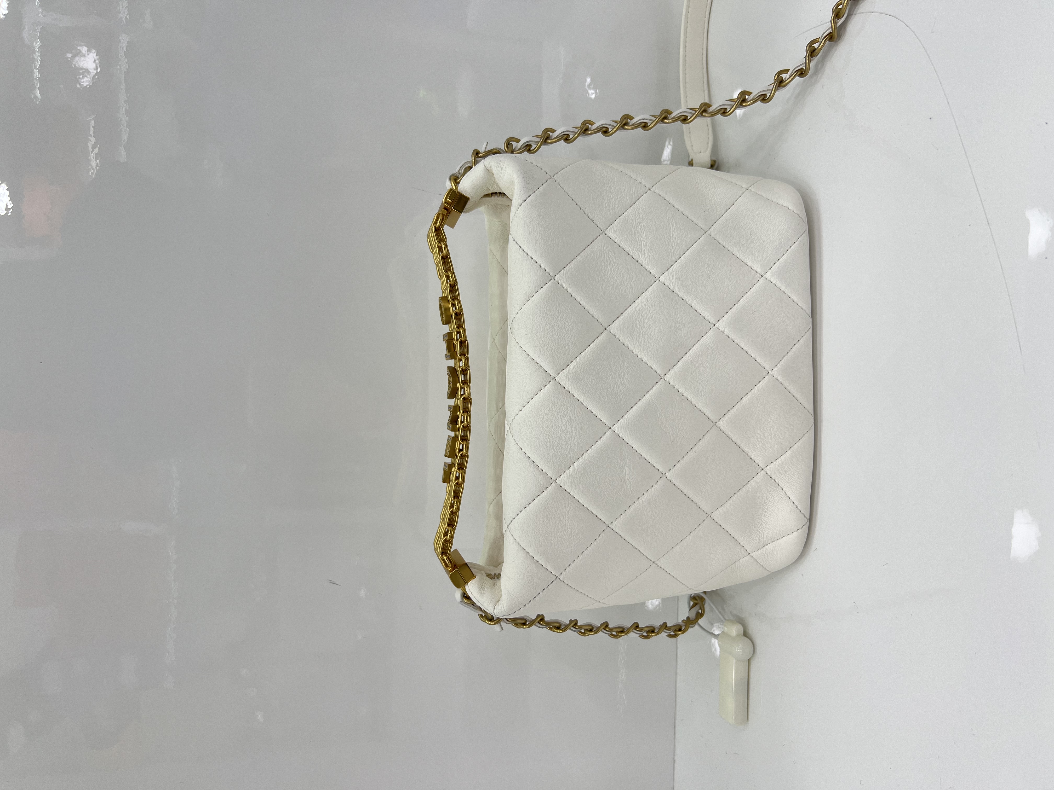 直播貨品 |  [1個-$100 2個-$300］EE105 