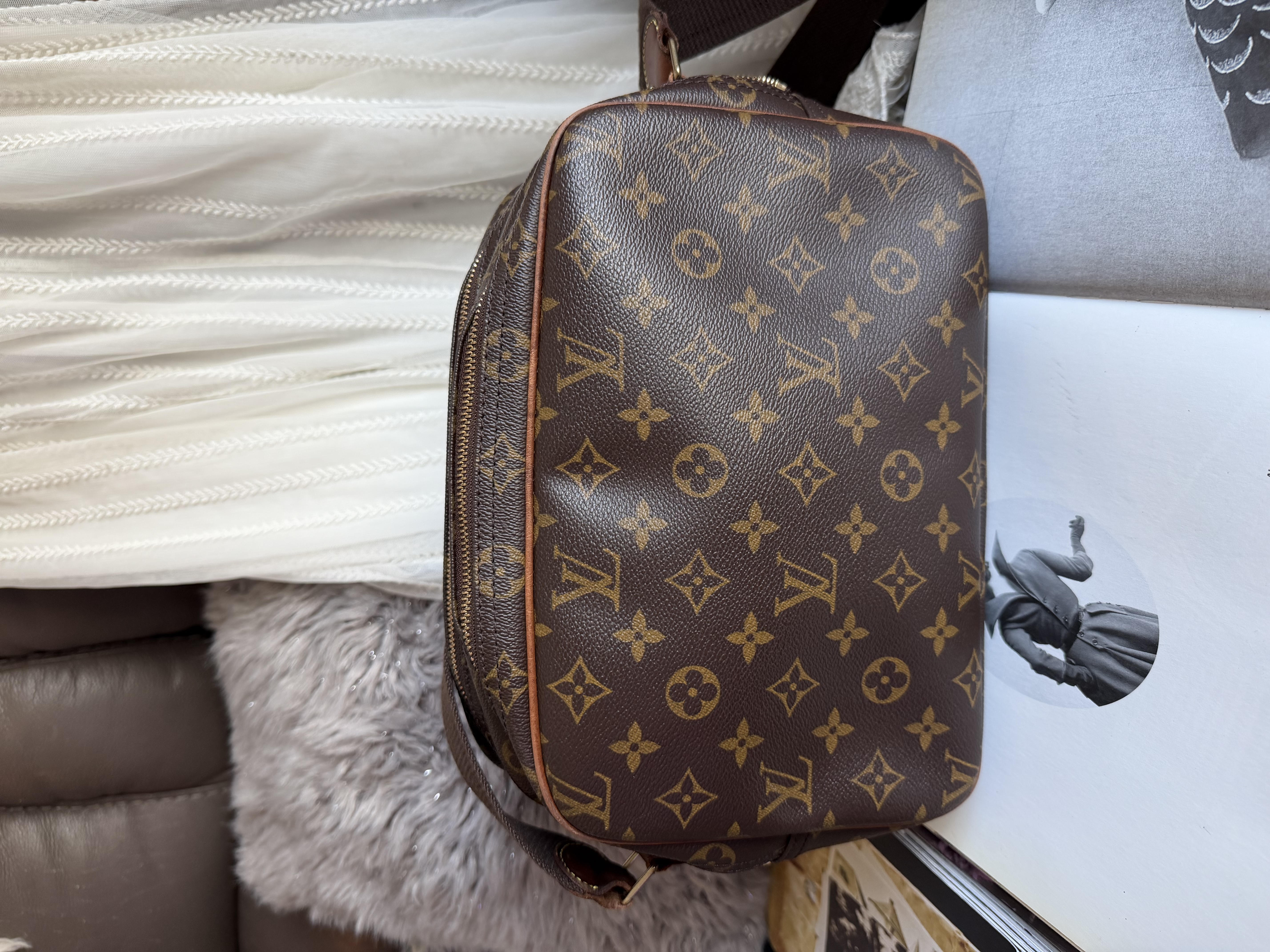Lv monogram reporter bag 