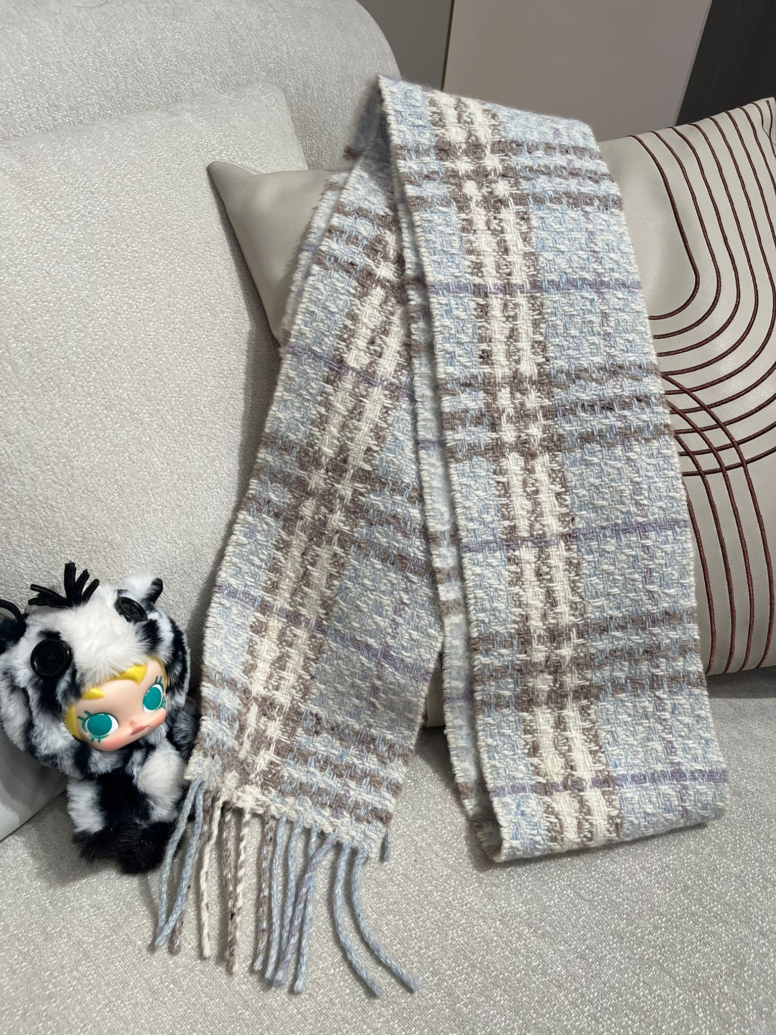 未使用品 Burberry兔毛加羊毛頸巾 100%Authentic, Unused 