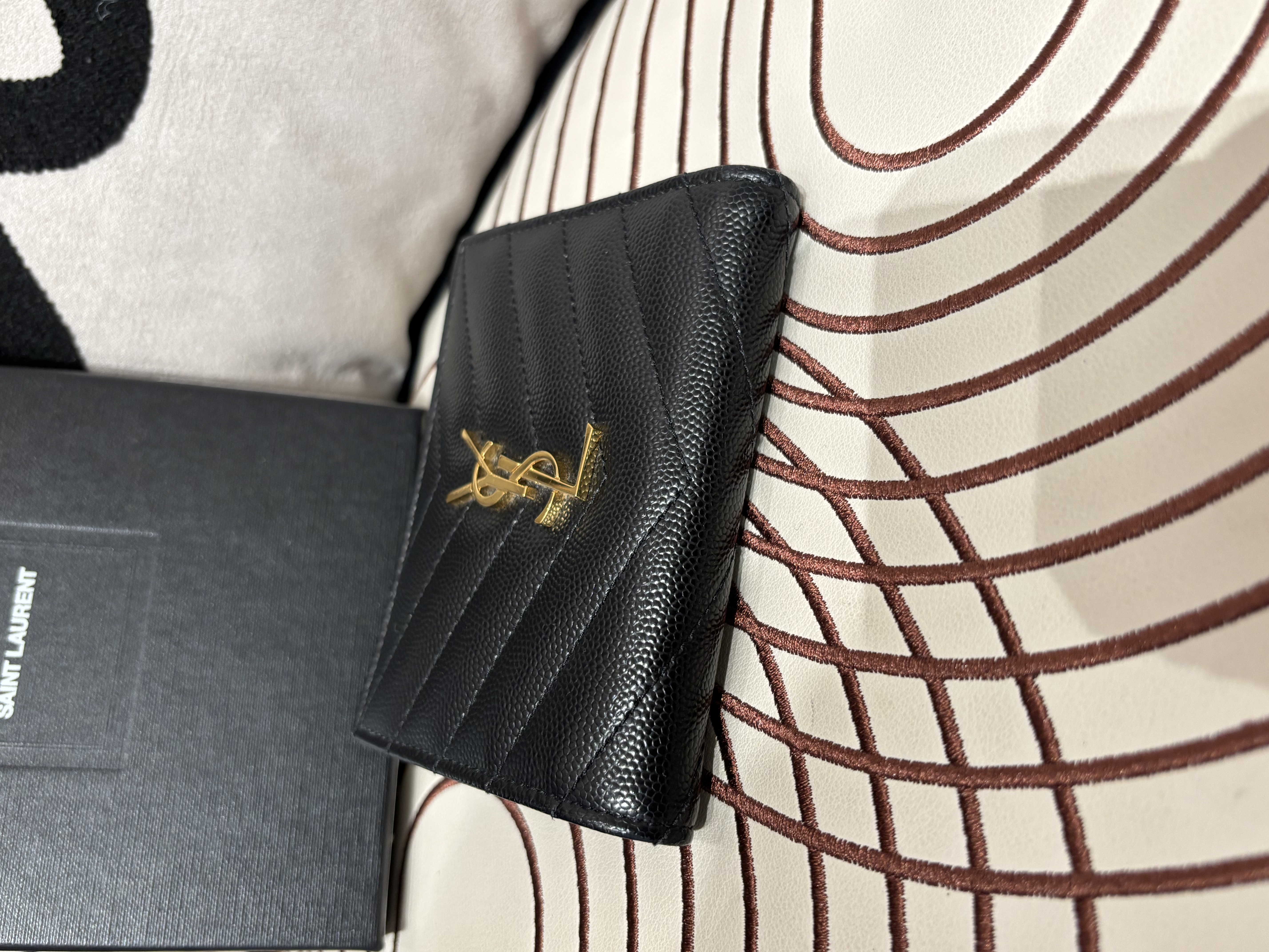 Ysl wallet 黑色魚子醬牛皮金扣 100%Authentic ,98%new✅收據副本✅盒