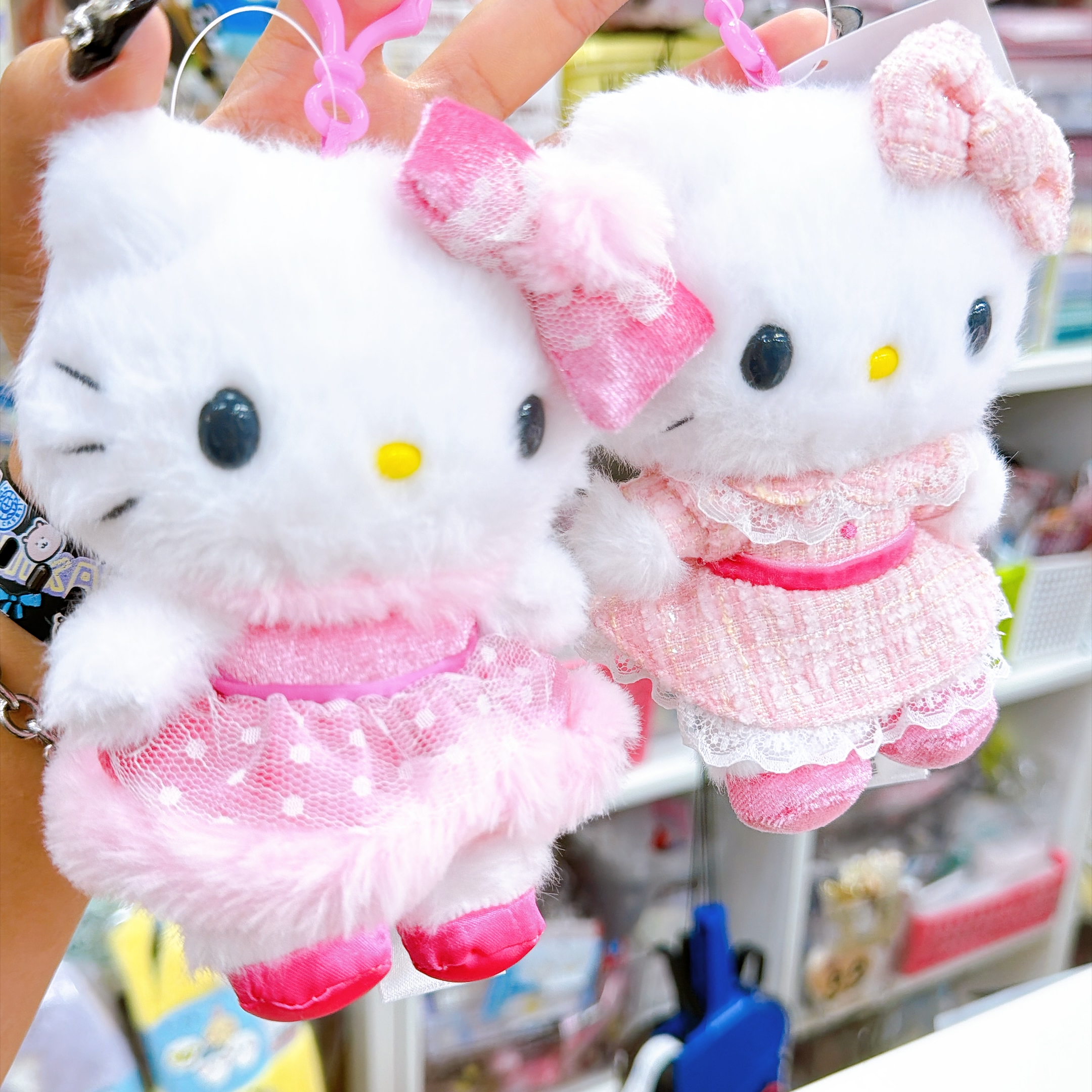 原裝行貨Hello Kitty粉紅聖誕千金風公仔掛飾