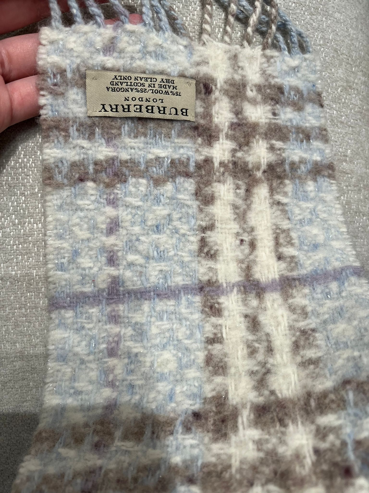 未使用品 Burberry兔毛加羊毛頸巾 100%Authentic, Unused 