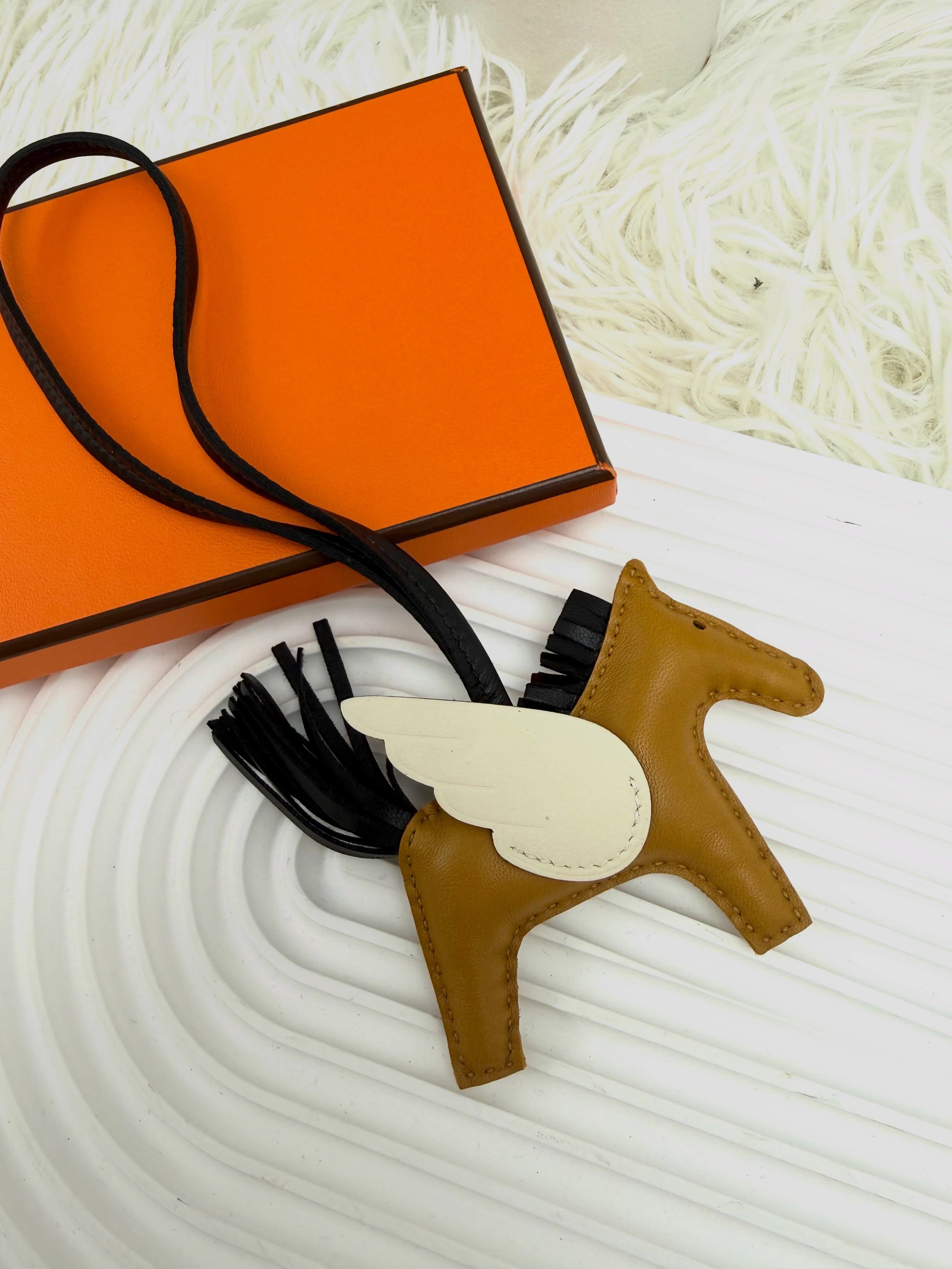 Hermes👜 🛍️閑置品近全新❣️小飛馬掛件 B stamp🤎有盒有單