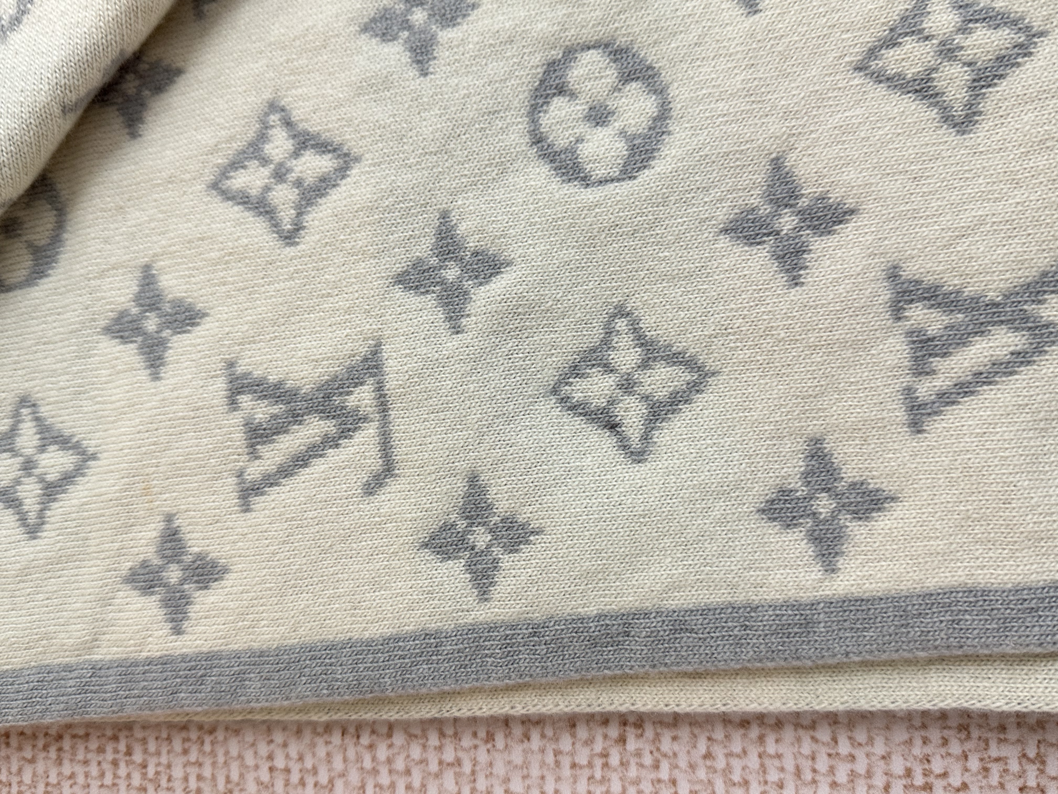 Pre-owned Louis Vuitton Scarf/ Product Code: 26040603