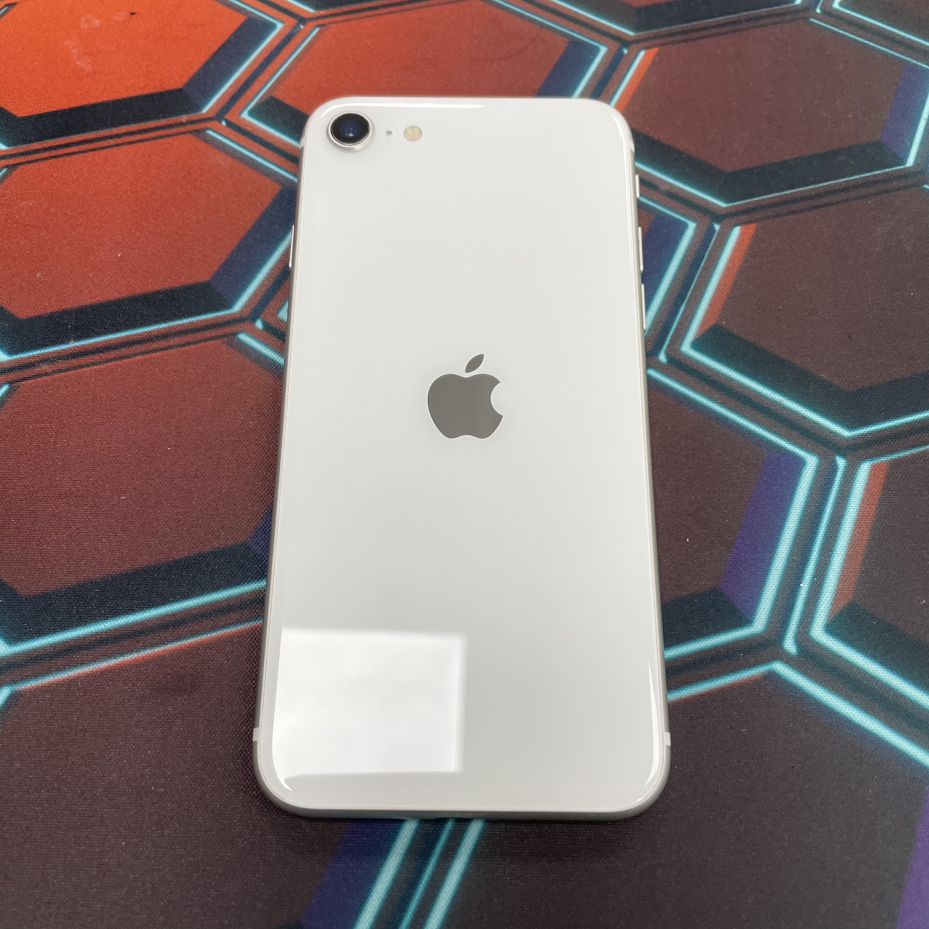 *7157 SE 2 勁靚機 128GB 電100 白色 white