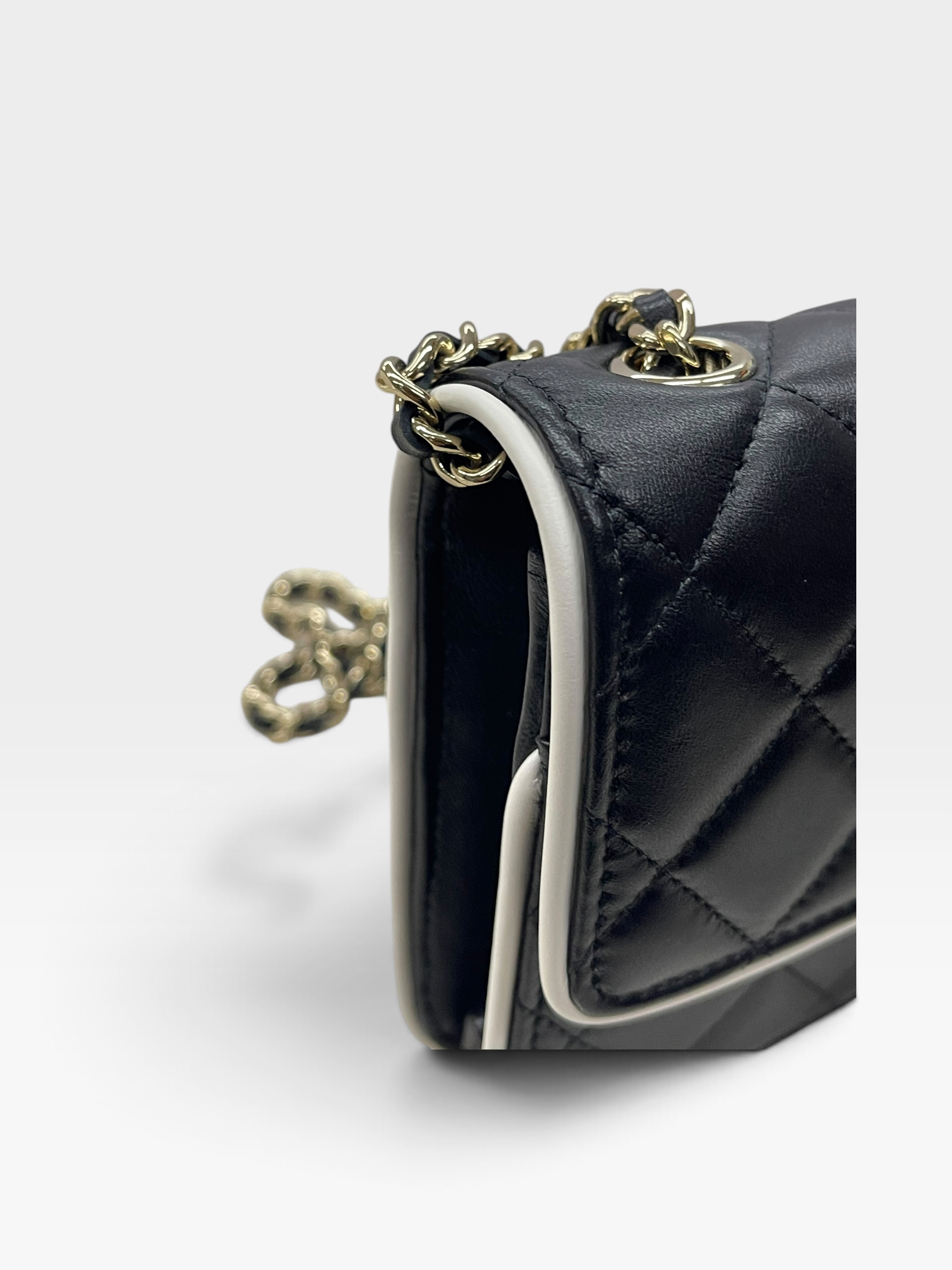 Pre-Owned CHANEL Flap Bag / Product Code: K090418