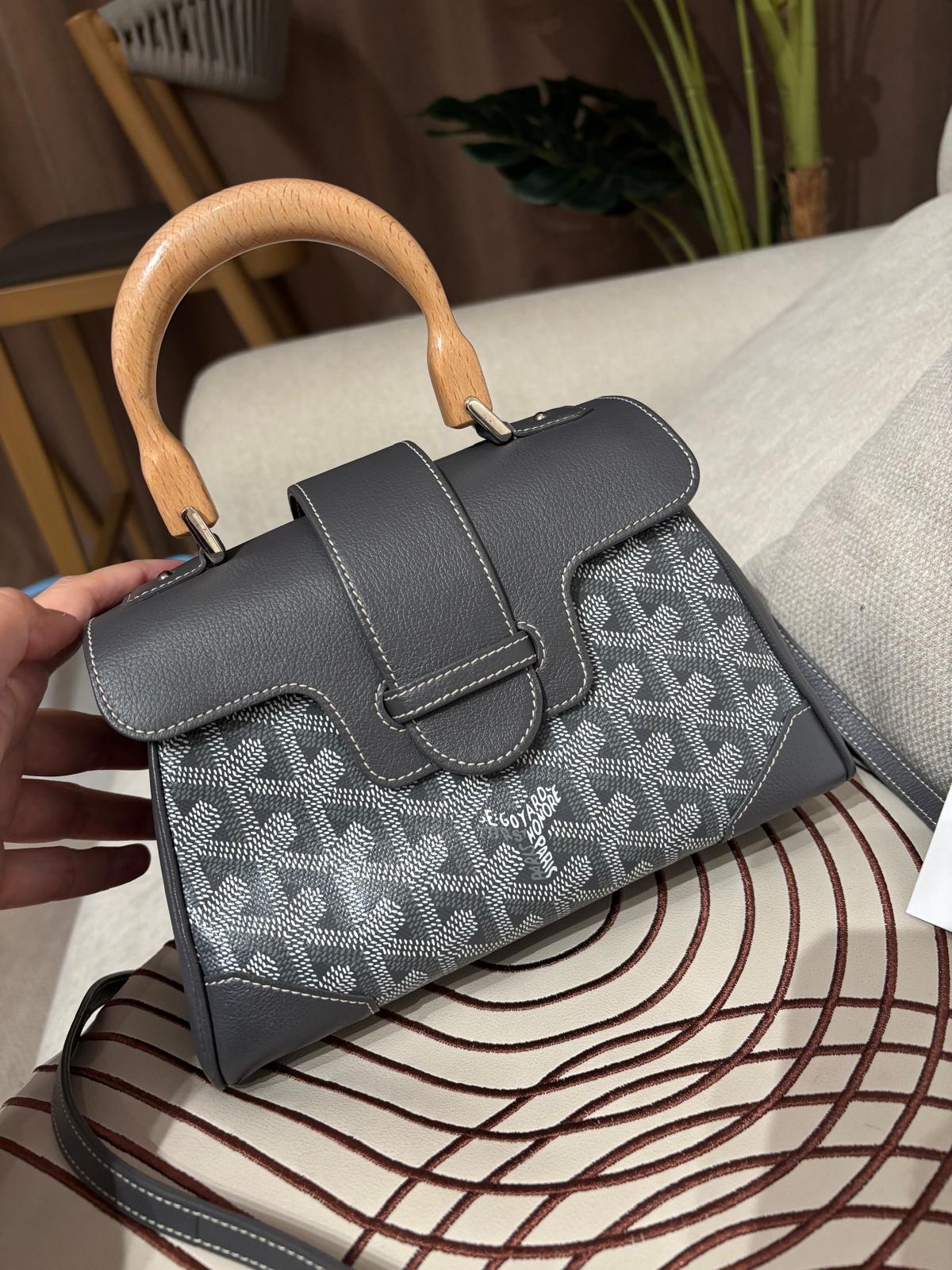 Goyard Saigon mini Grey 100%Authentic ,98%new ✅專門店收據✅strap✅dust bag