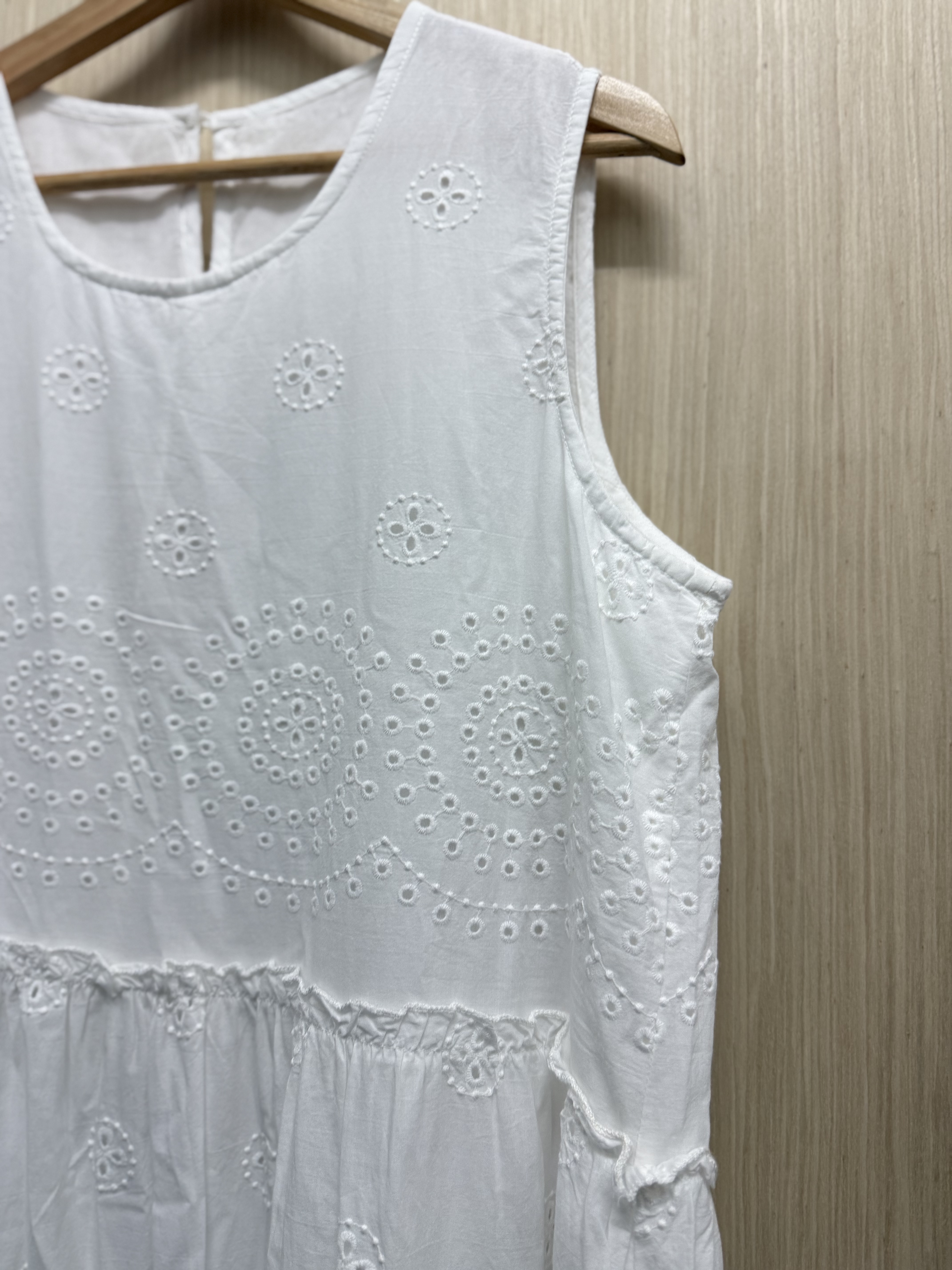 刺繡通花背心𝐎𝐏𝐒