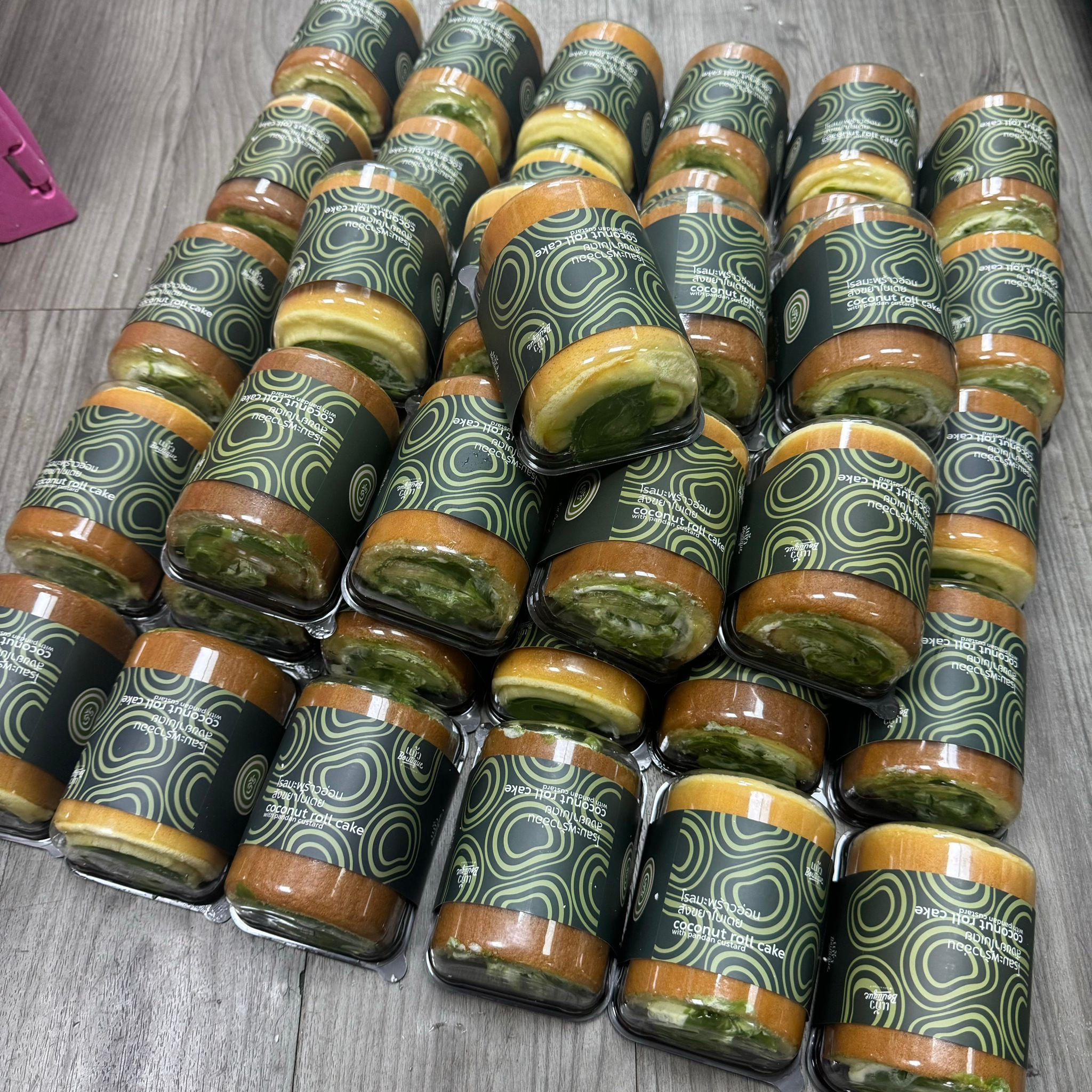 泰國直送爆餡斑斕新鮮椰子卷