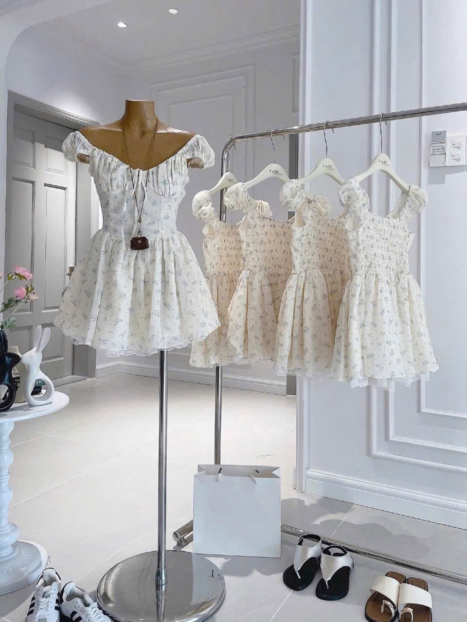 法式泡泡袖碎花裙