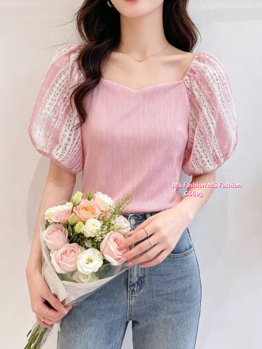 G6603 特色領通花泡泡袖top
