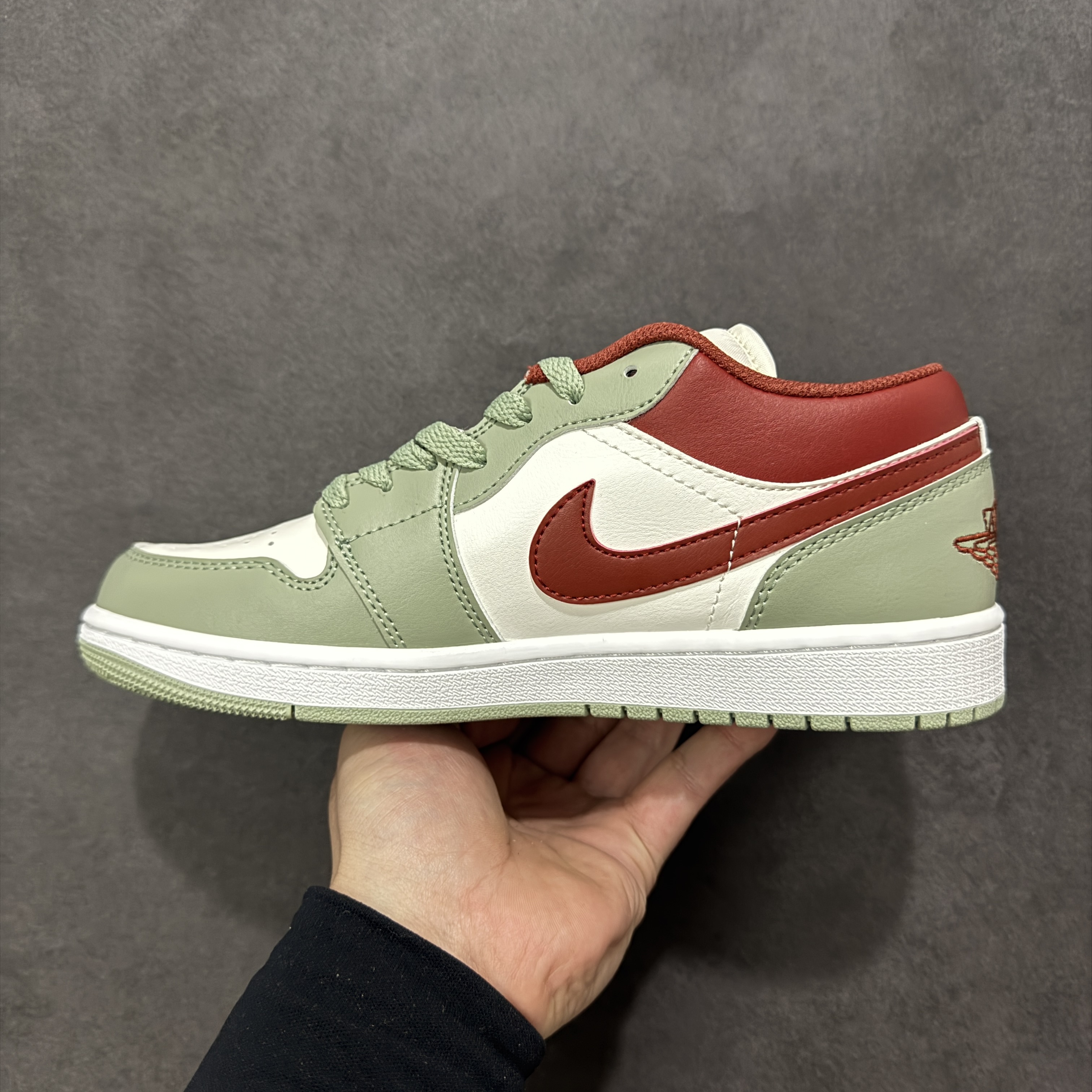 Air Jordan 1 Low 553558-133