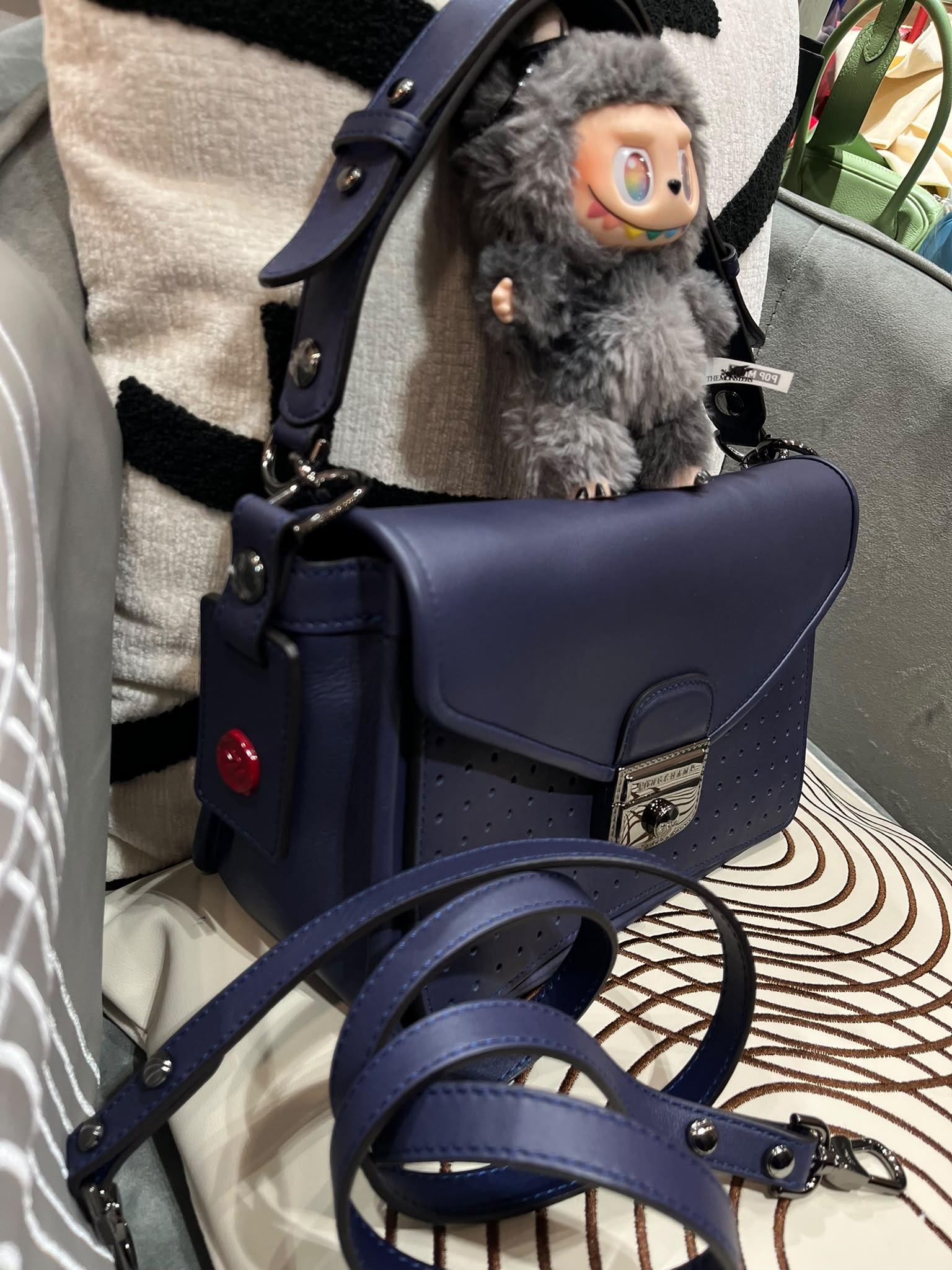 Longchamp Shoulder bag 100%Authentic, 98%New