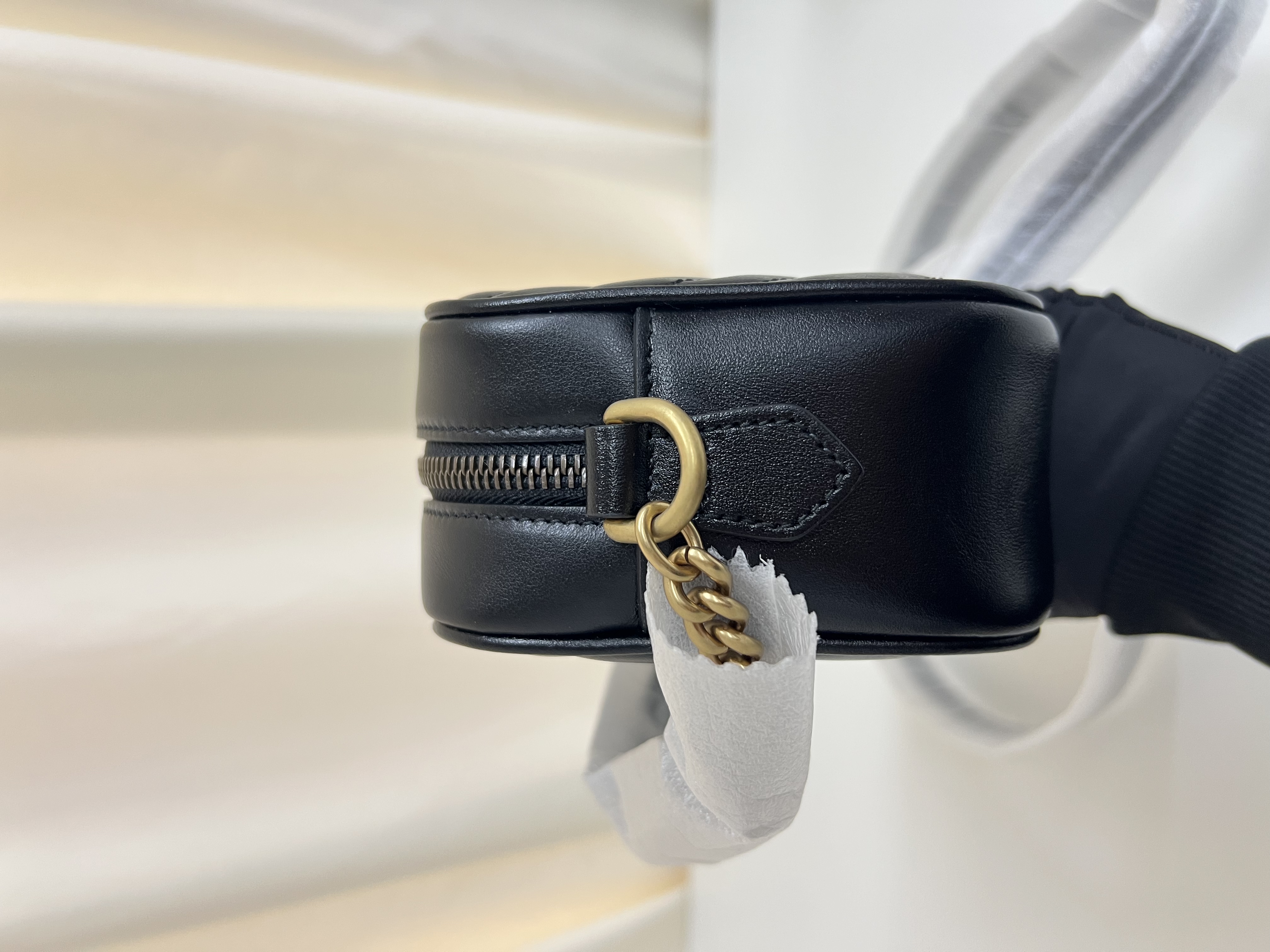 Unused-Item GUCCI GG Marmont Camera Bag / Product Code: 26012807