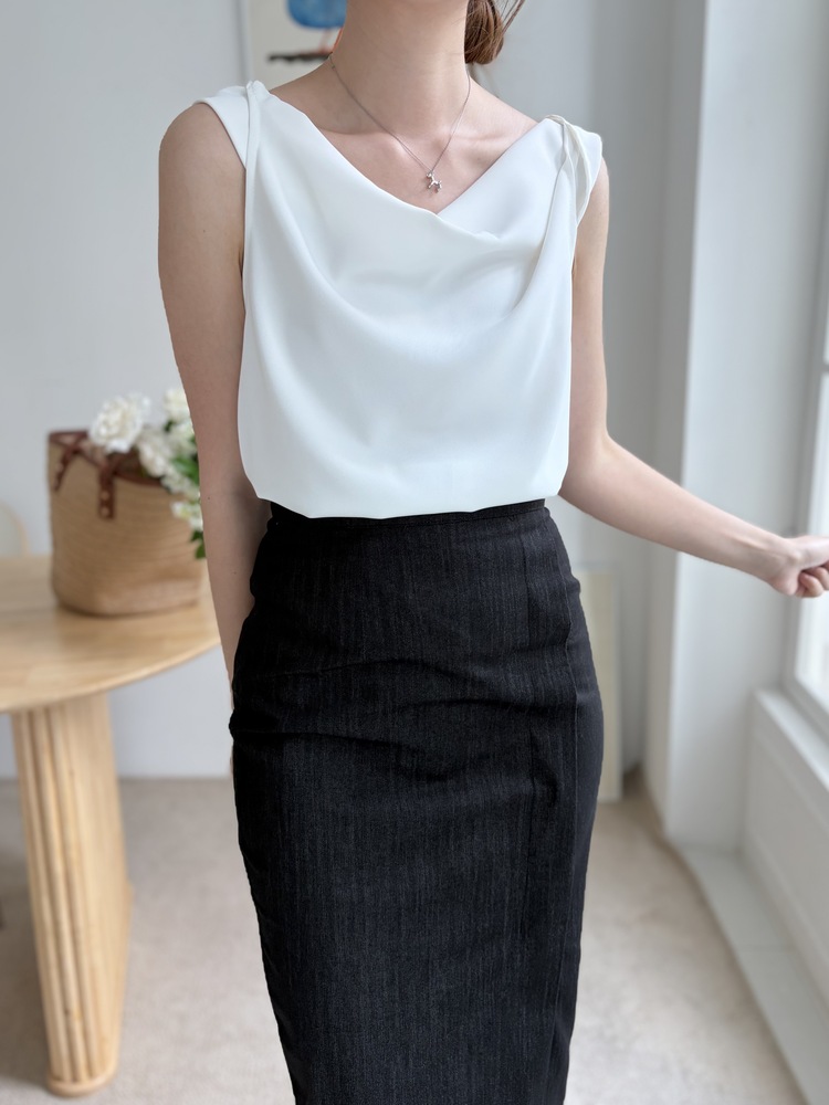 Front Slit Pencil Skirt (Black)