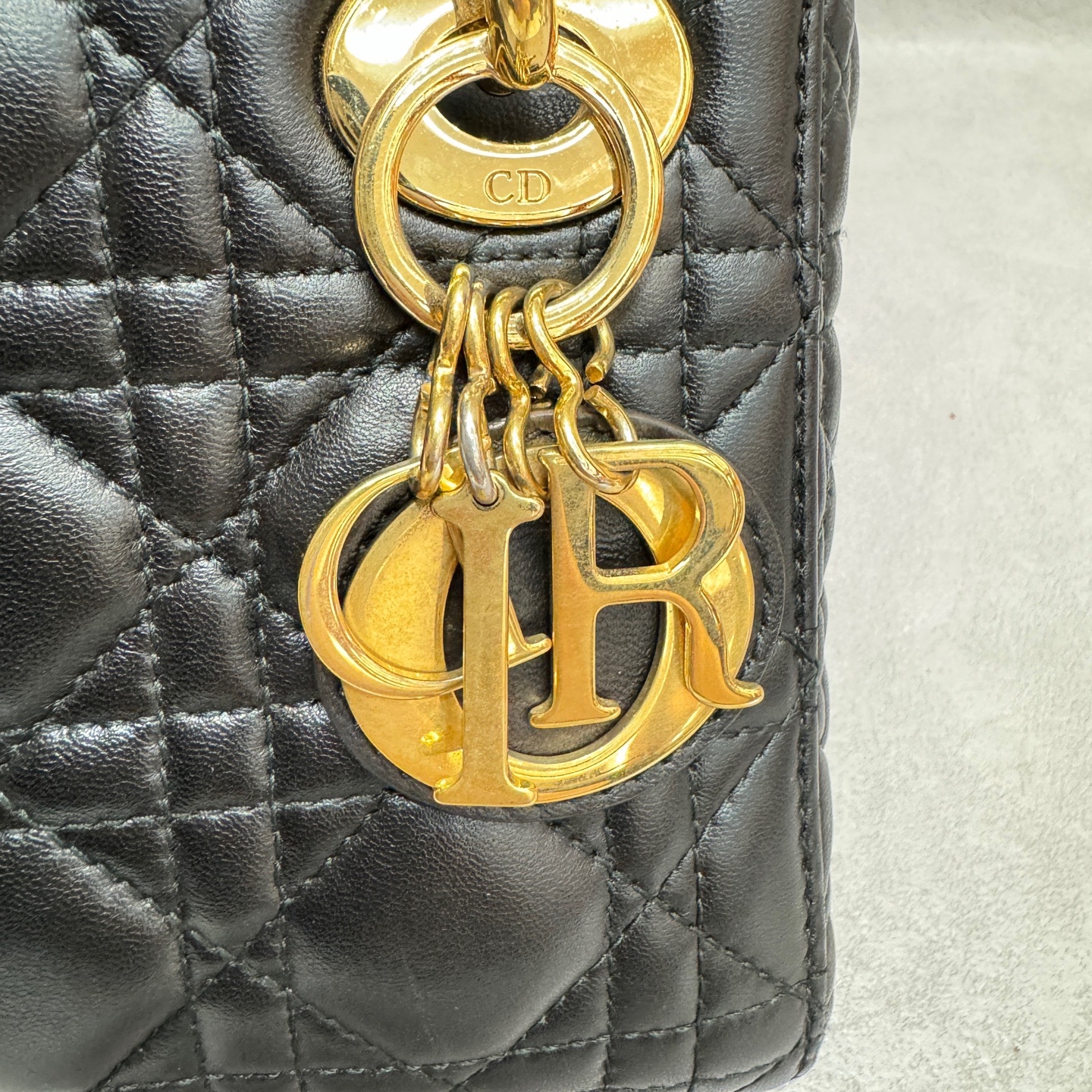 【預訂貨品】Dior Lady Dior三格黑金羊皮戴妃包