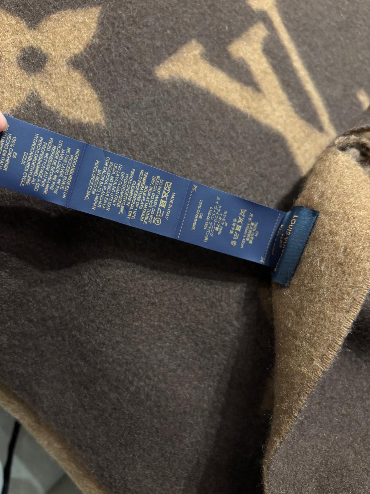 LV Reykjavik Scarf M78125 100%Authentic, Unused ✅Box