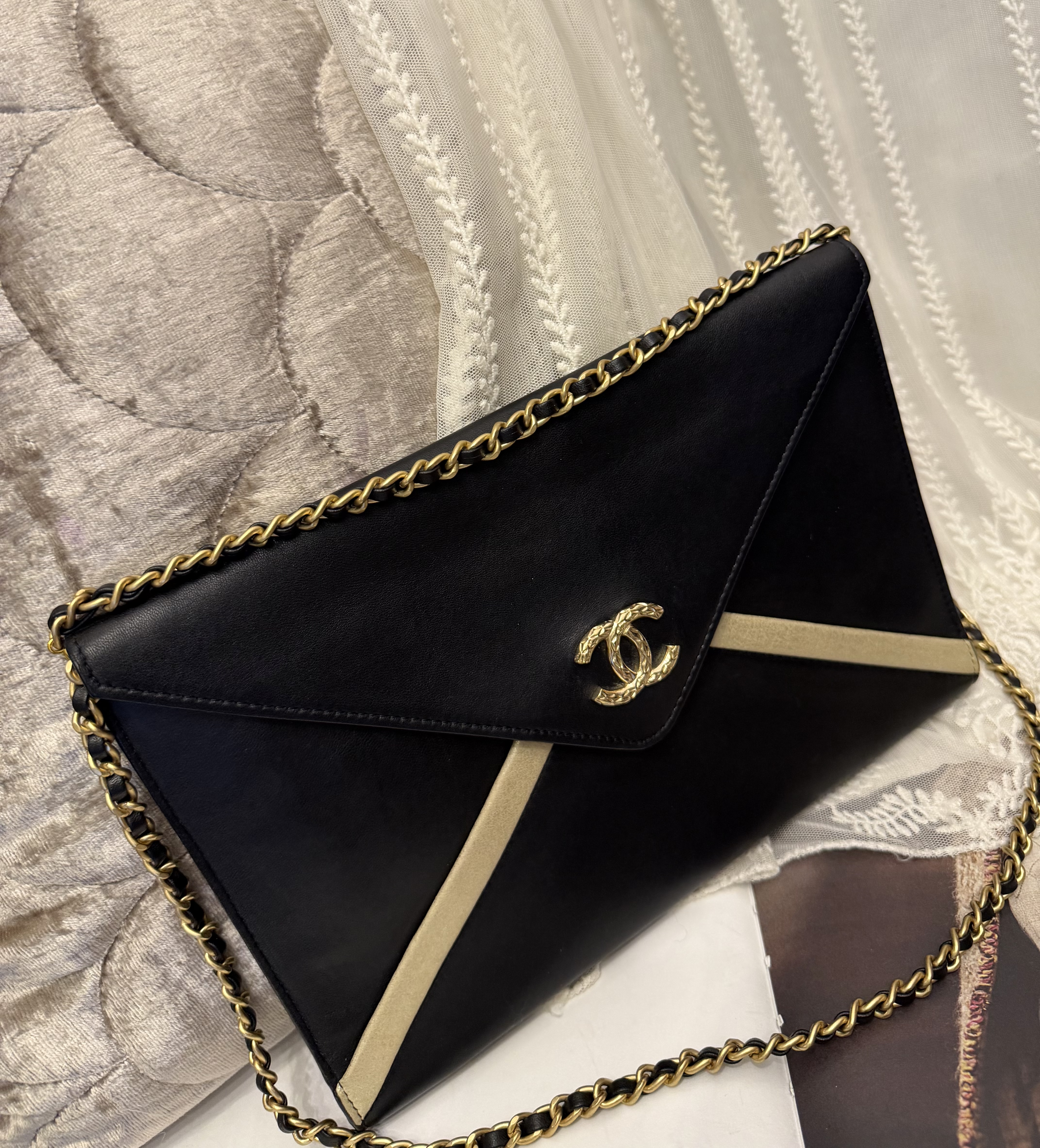 chanel cc black ENVELOPE flap clutch black lamb GHW