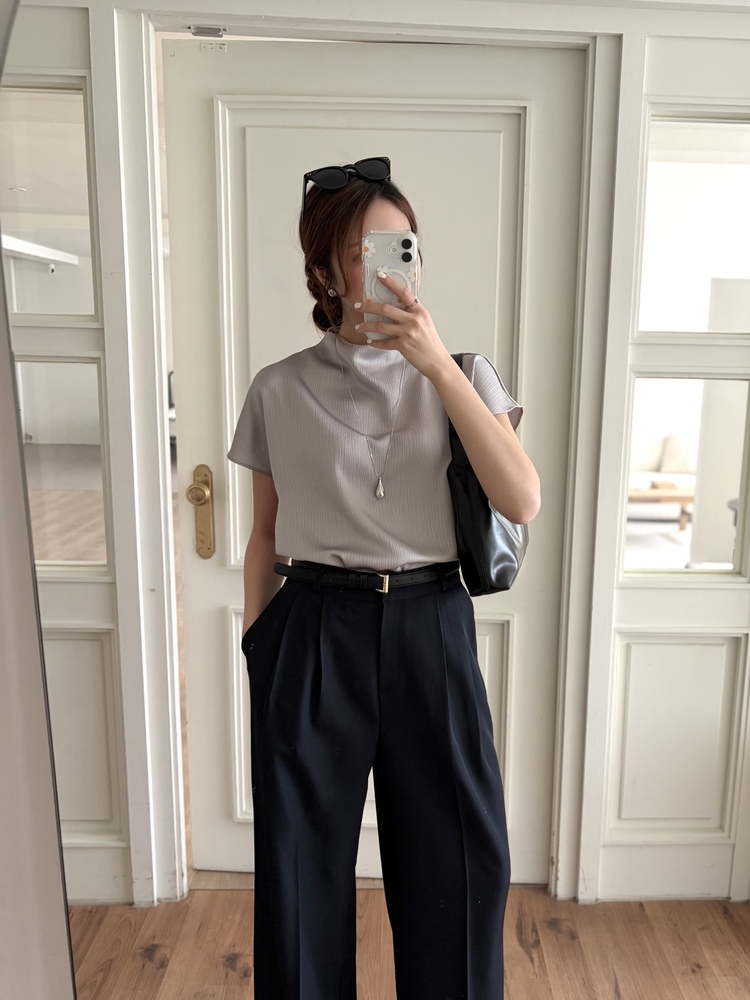 Timeless Pleated Flow Pants (Navy)