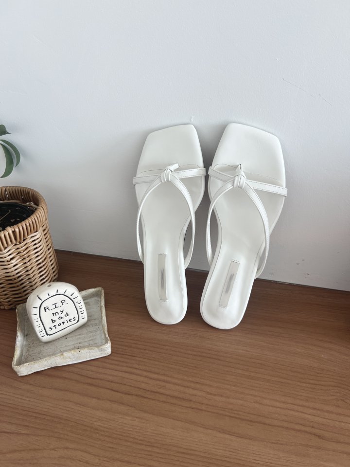 Leanna Kitten Heels (3 colors)