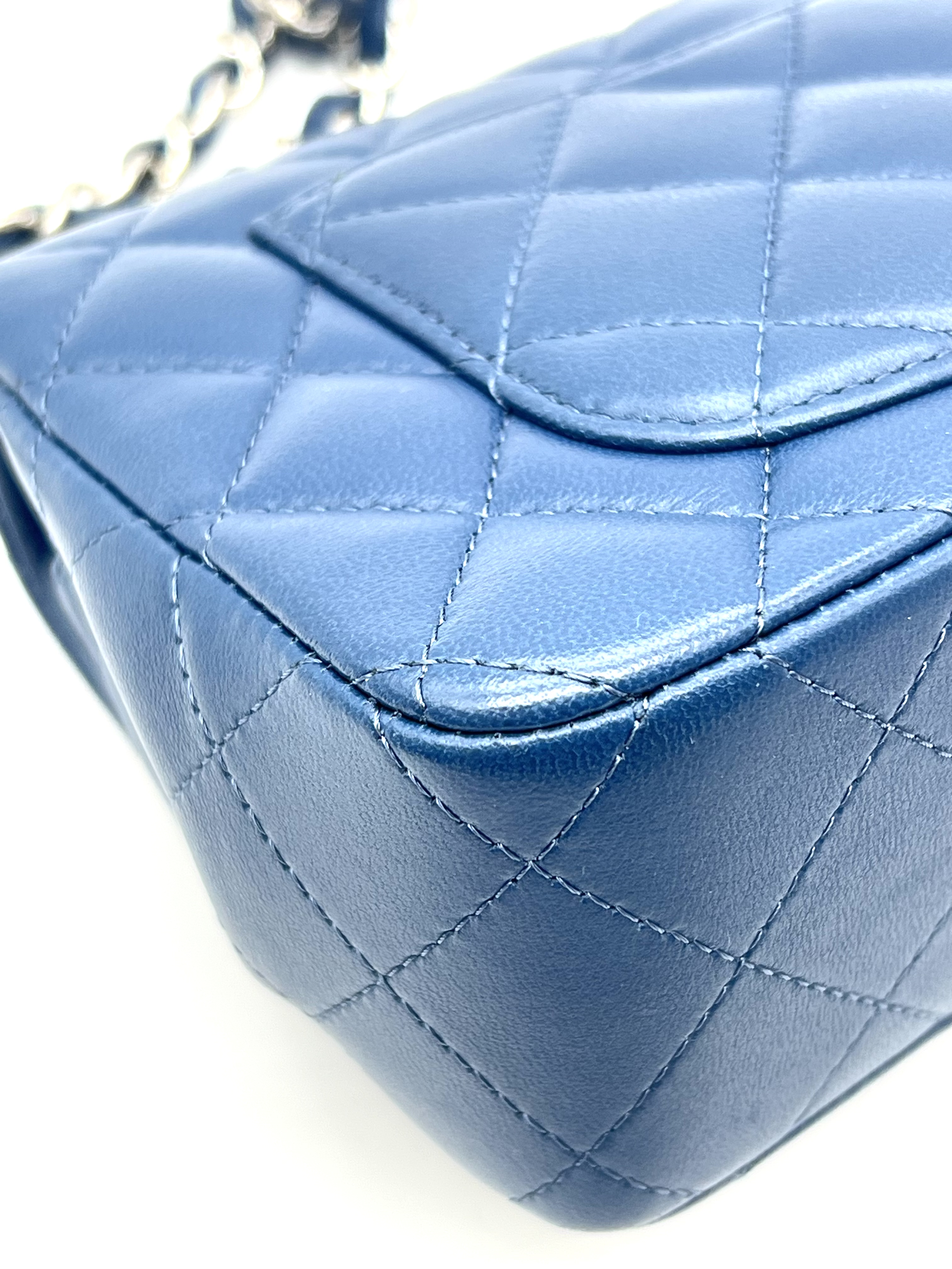 Pre-Owned CHANEL Classic Flag Bag / Product Code: 26043010